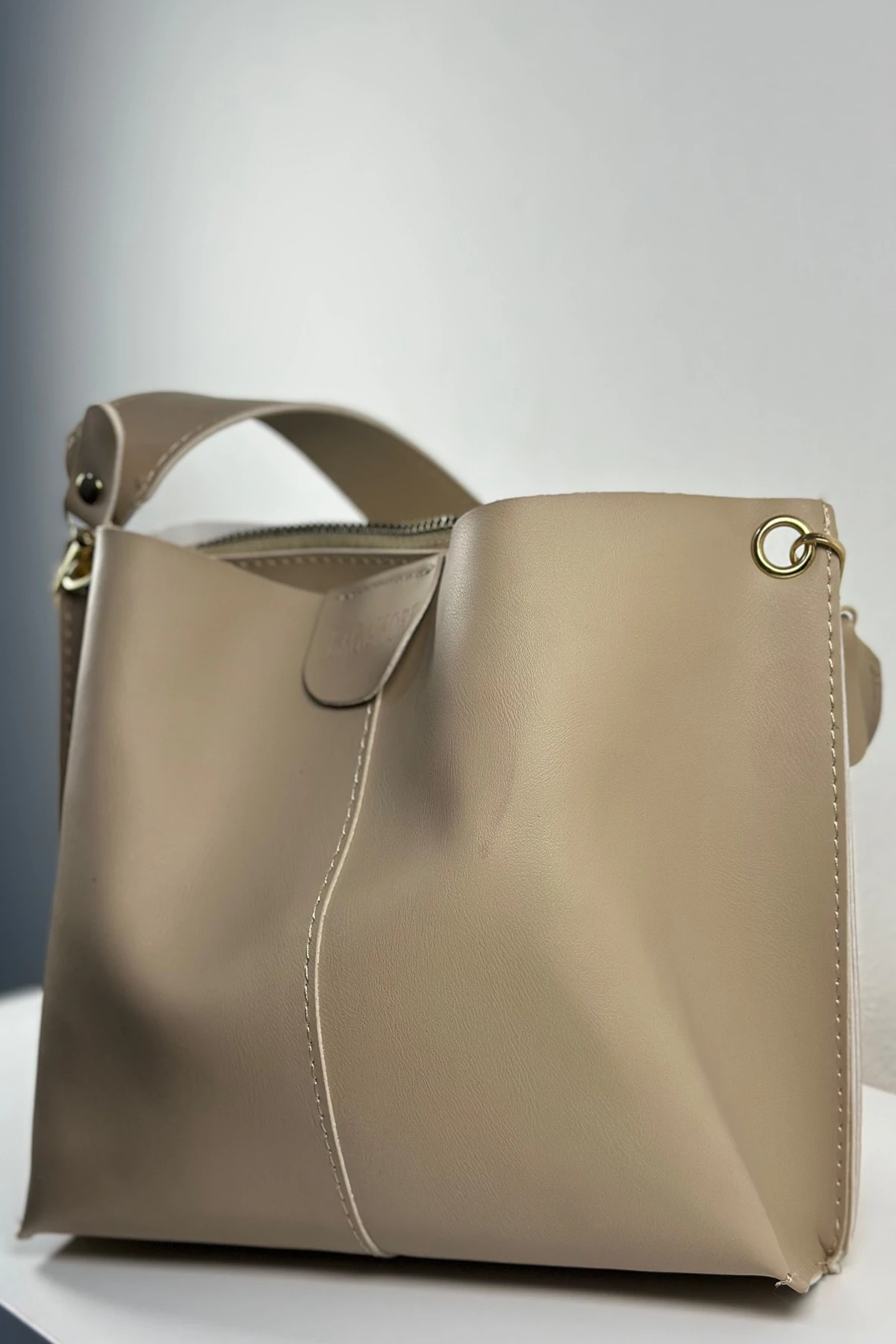 Virella Signature Krem Üç Bölmeli Askılı Kadın El Kol ve Omuz Çantası