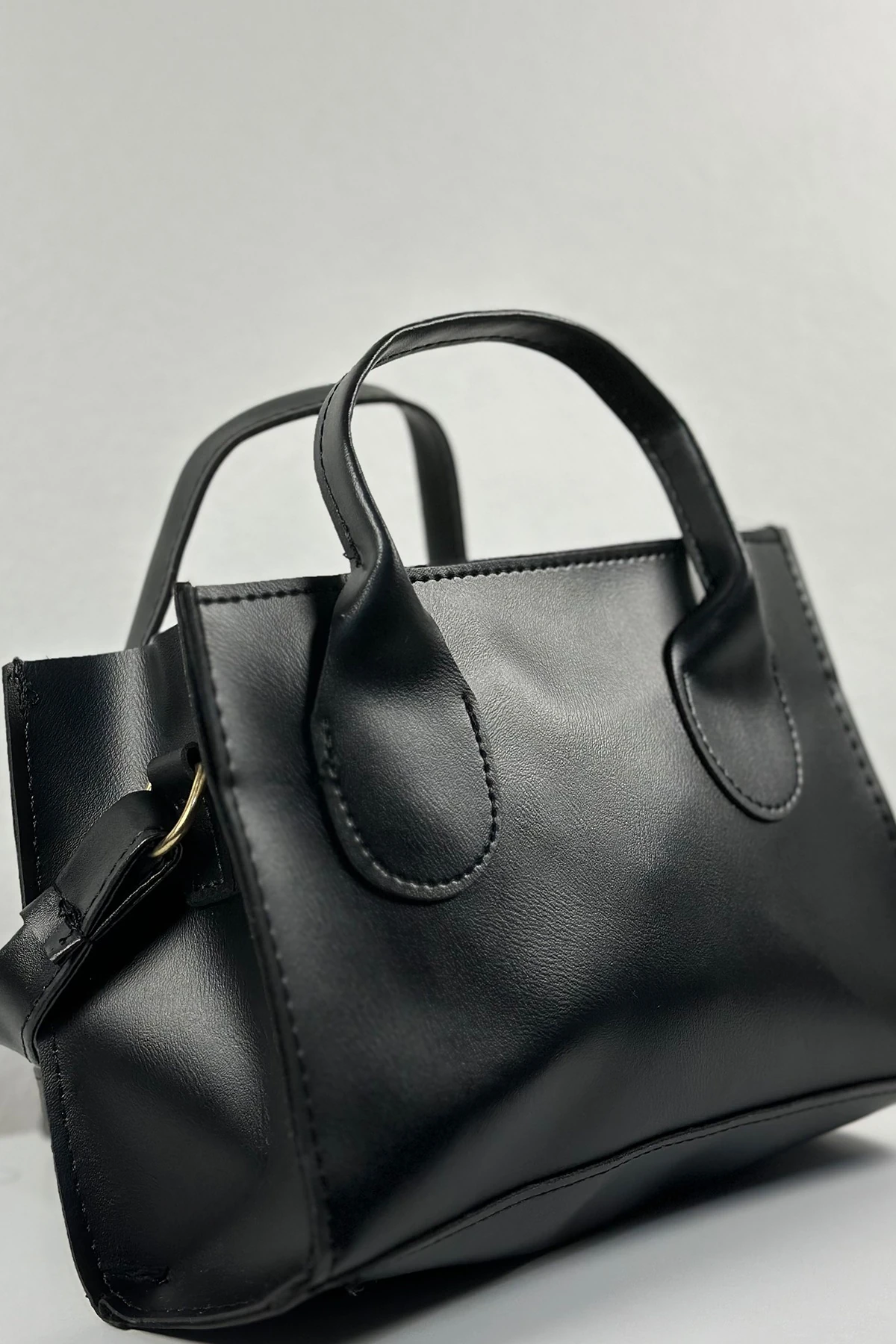 Alvara Belle Siyah Fermuarlı Tek Bölmeli Askılı Kadın El Kol ve Omuz Çantası