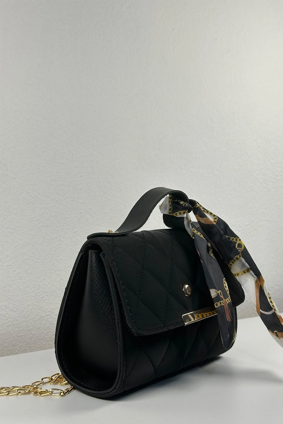 Celestia Milano Siyah Fular Detaylı Zincir Askılı Süet Kadın El Kol ve Omuz Çantası