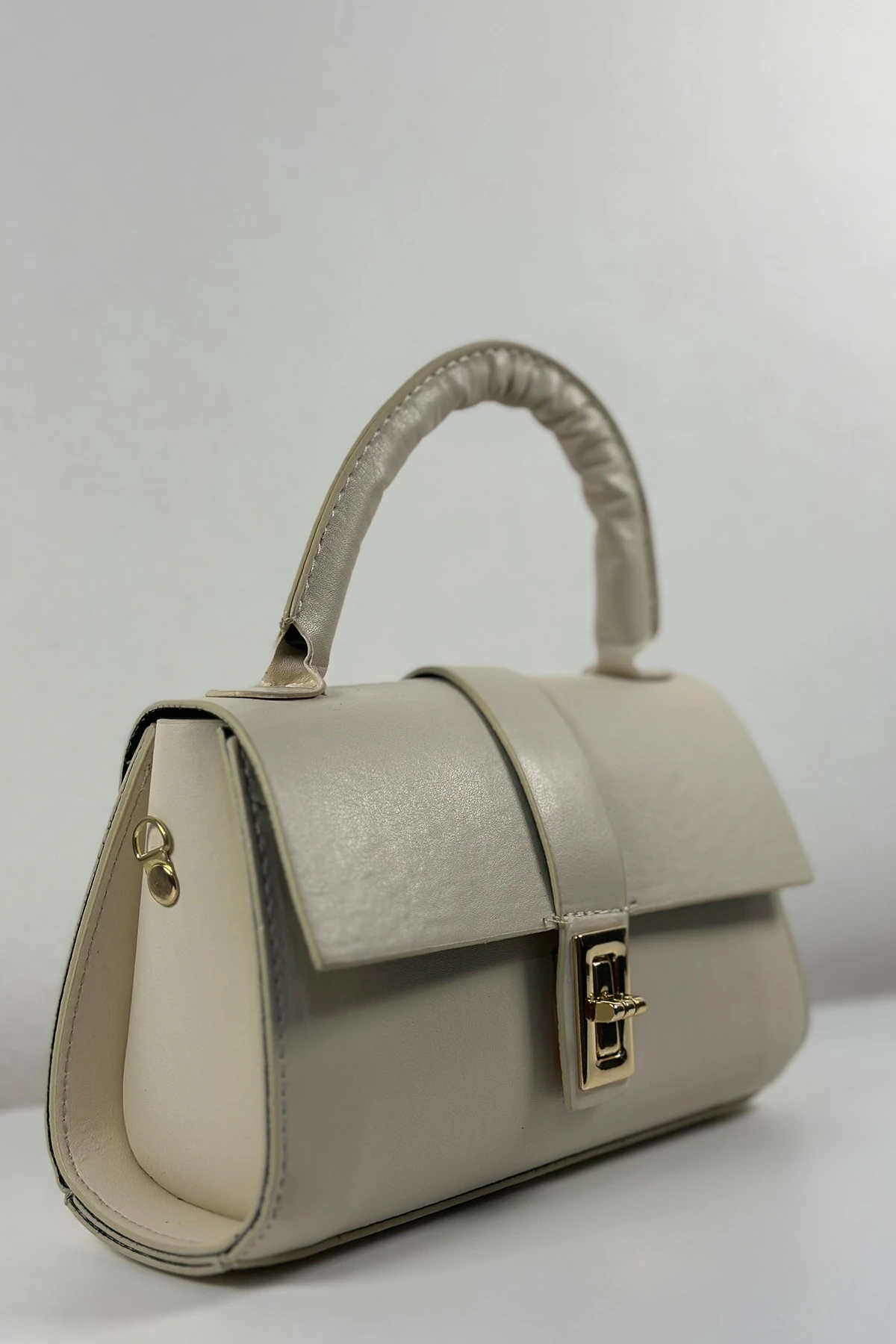 Solencia D'Oro Krem Kilit Detaylı Kadın El Kol ve Omuz Çantası