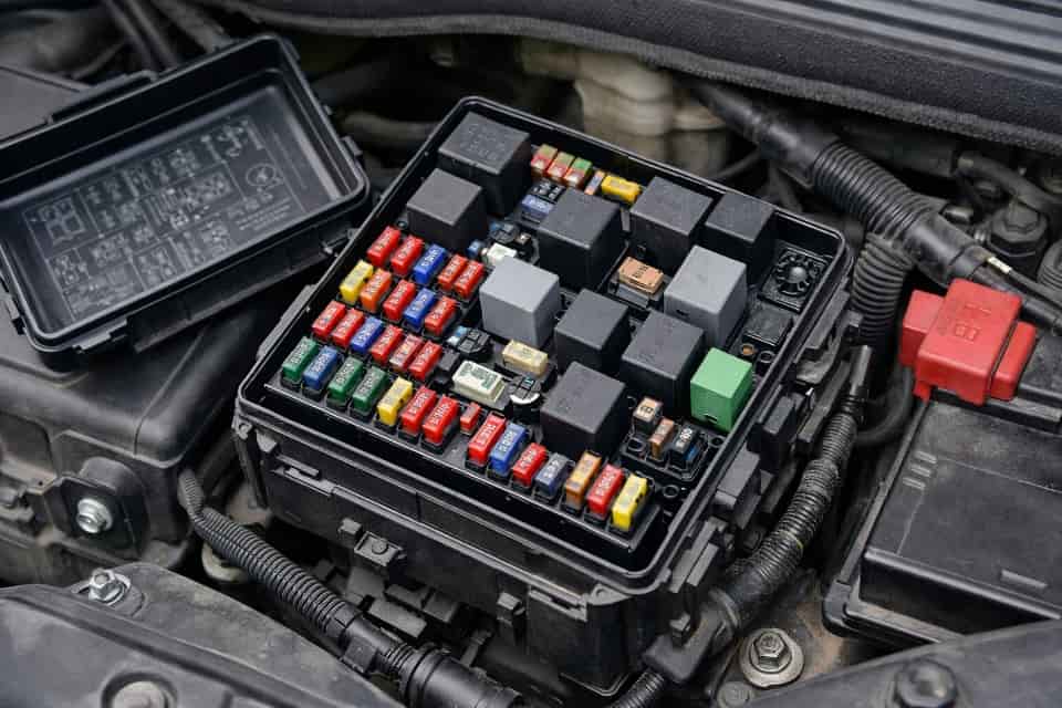 Opel Corsa D Sigorta Kutusu Şeması