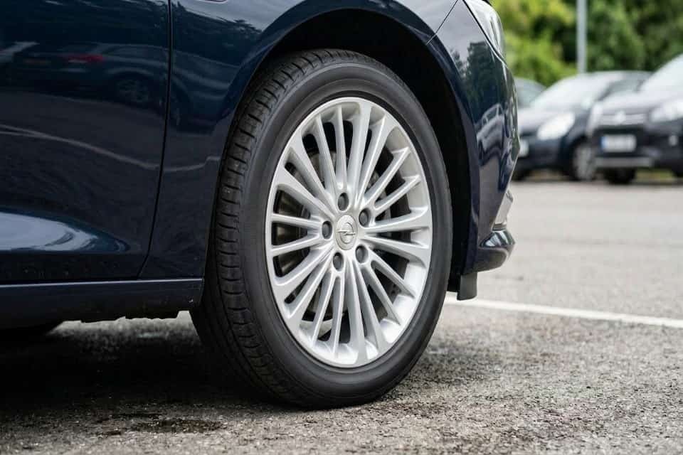 Opel Insignia Lastik Ebatları