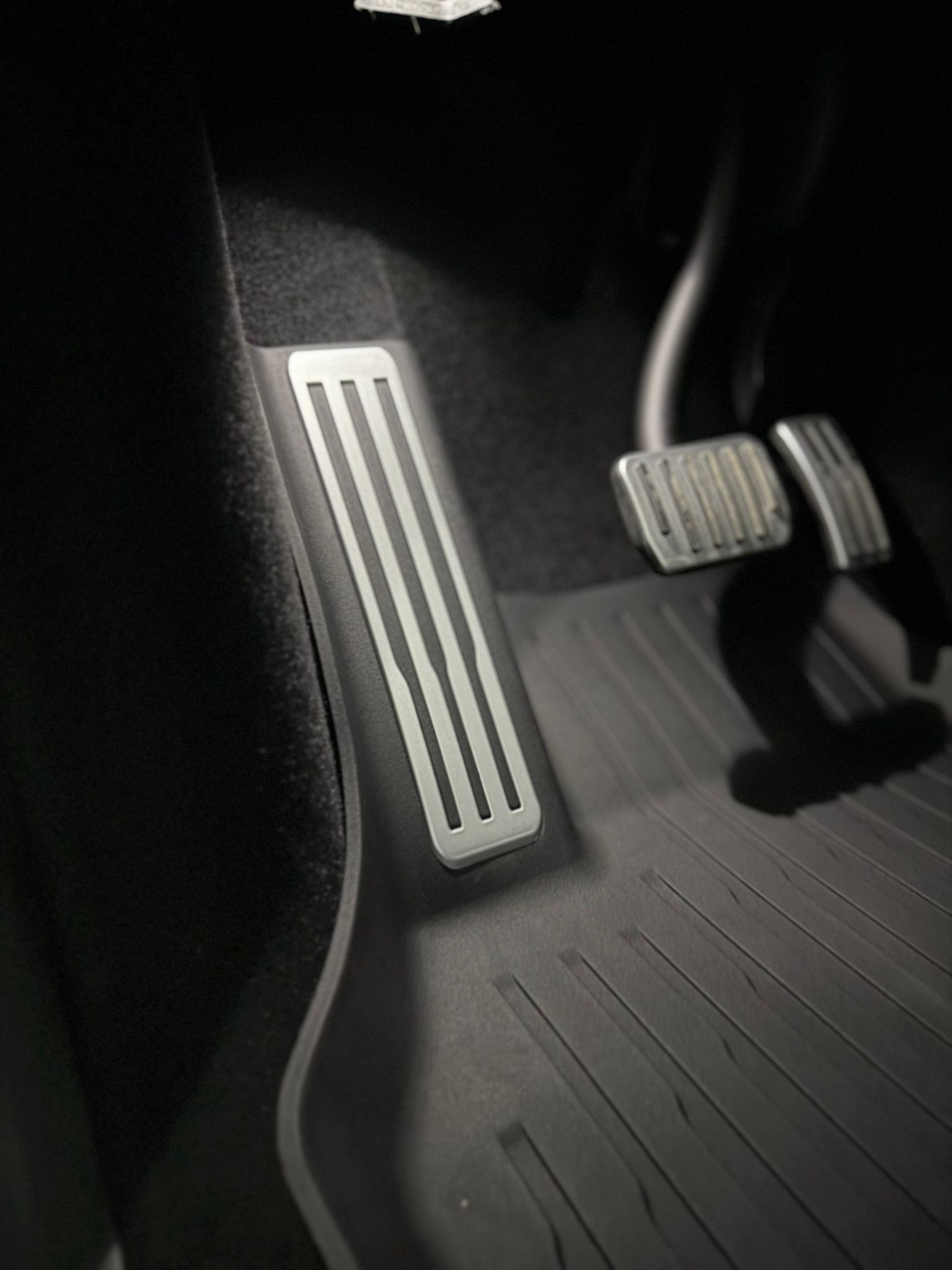 Tesla Model Y Juniper 2025+ Premium Paspas Seti