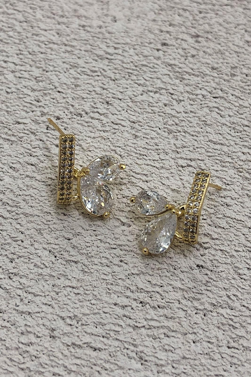 Kelebek Model Zirkon Taş Gold Küpe