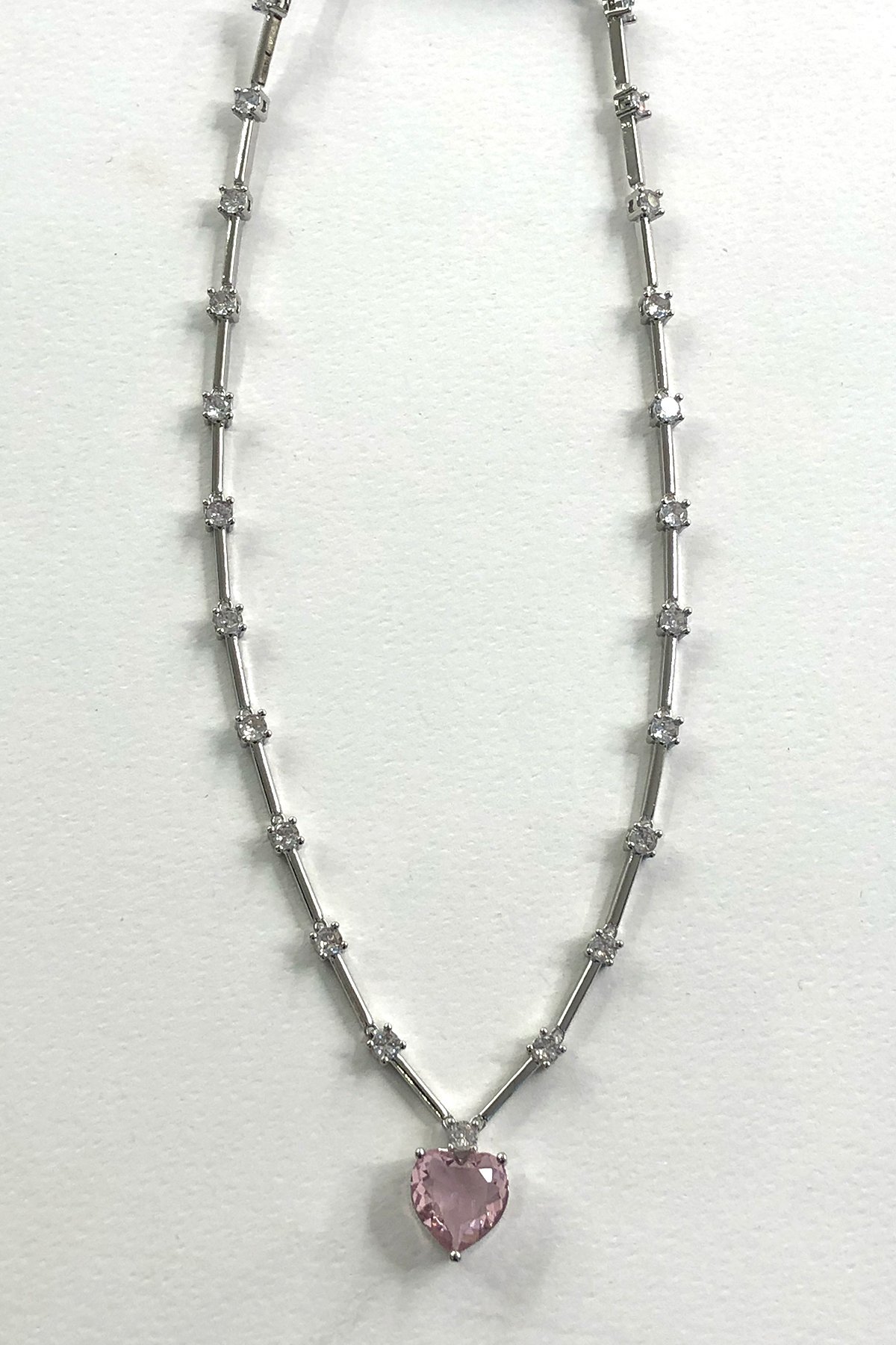 Pembe Kalp Silver Detaylı Zirkon Taş Kolye