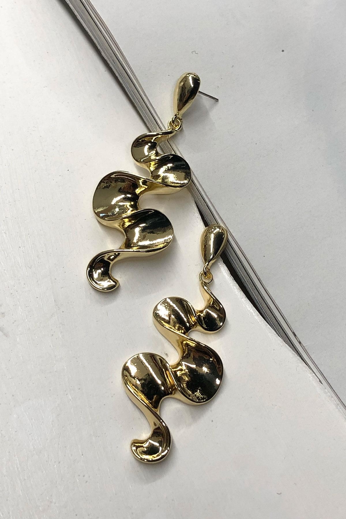 Dalgalı Soyut Model Gold Detaylı Bijuteri Küpe