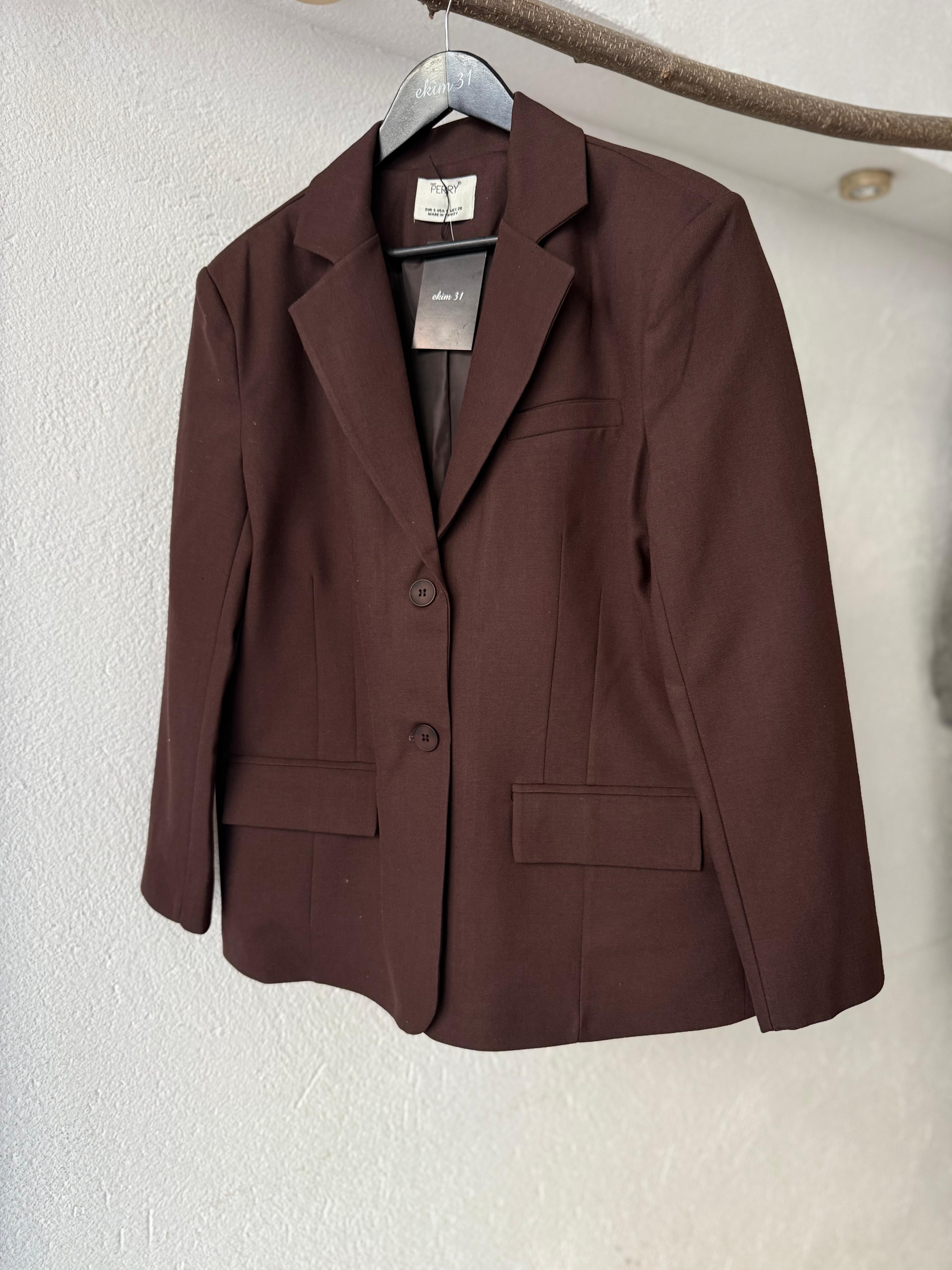 Önü İki Düğmelİ Kahve Ceket