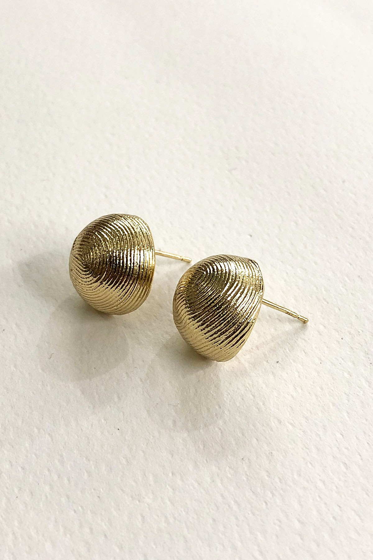 Yuvarlak Model Gold Detaylı Küpe