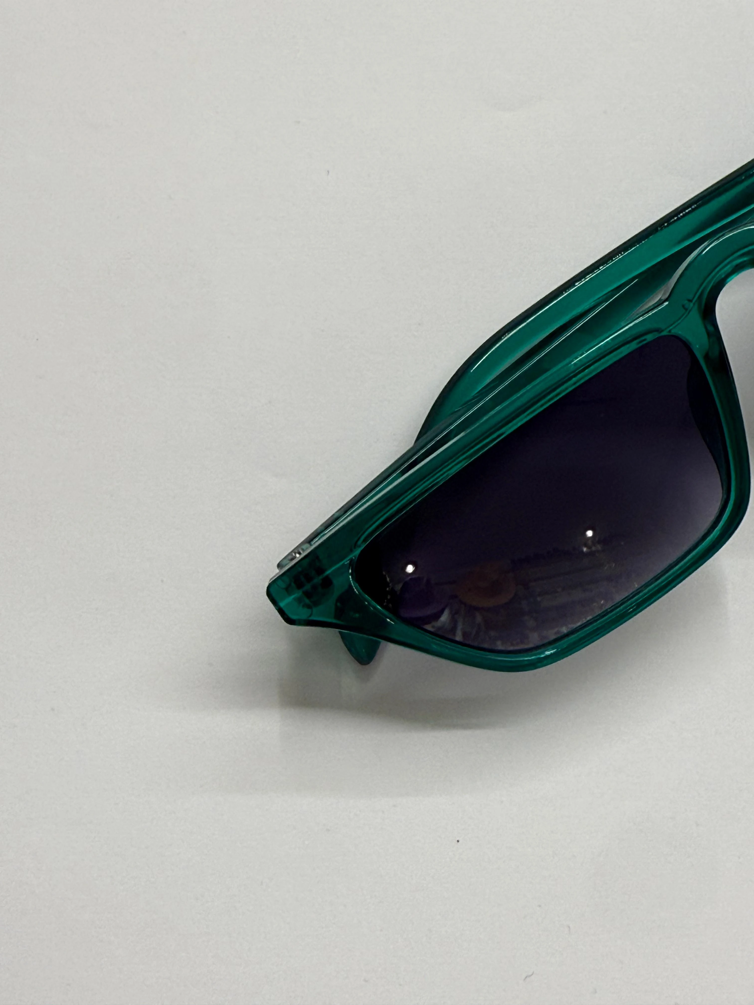 Yeşil Çerçeveli Gözlük