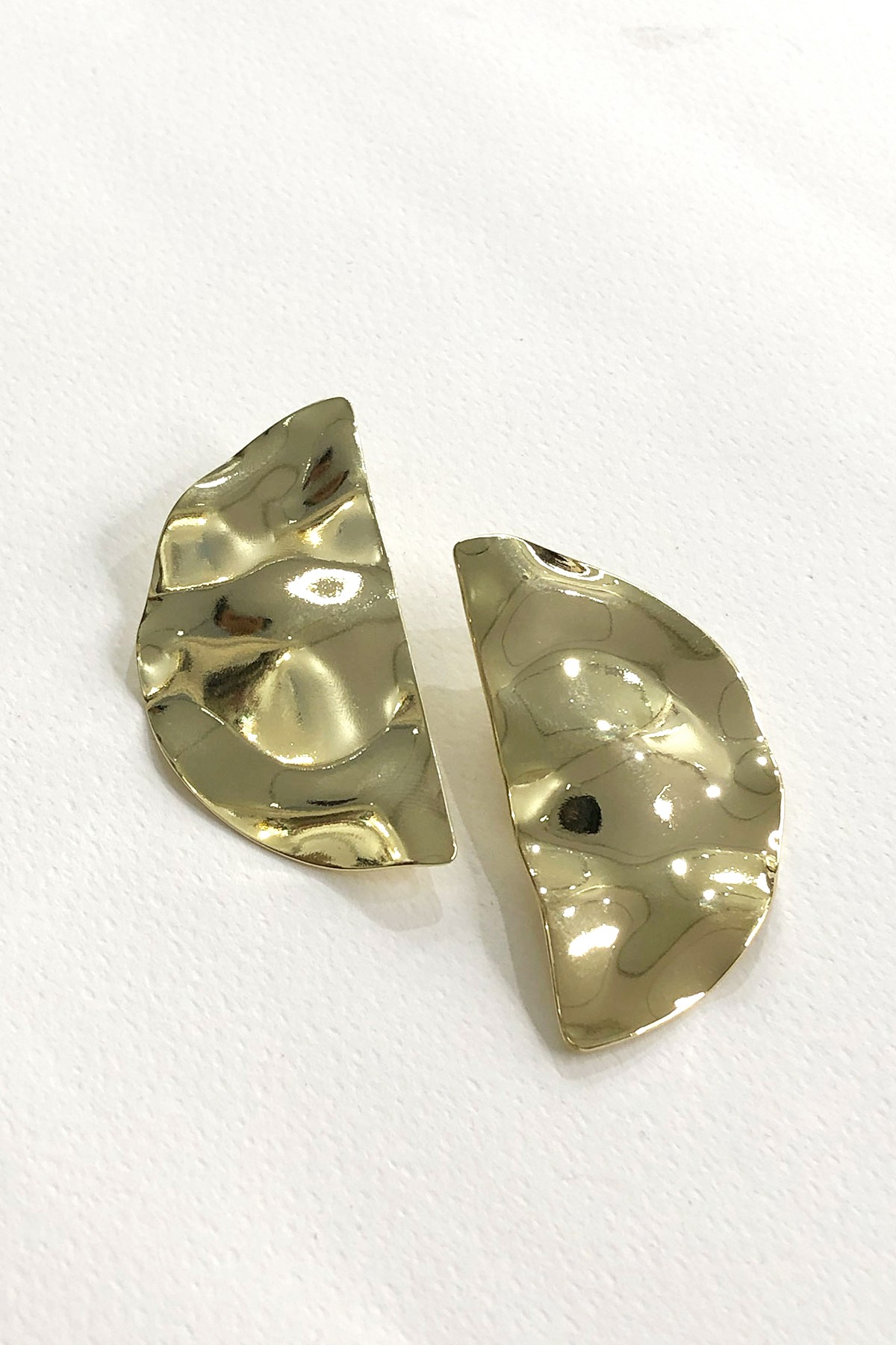 Soyut Model Gold Detaylı Küpe