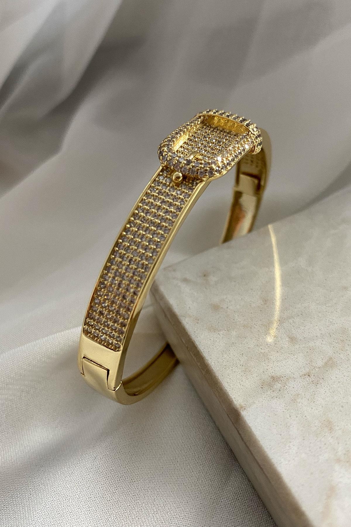 Taşlı Kemer Model Gold Detaylı Kelepçe Bileklik