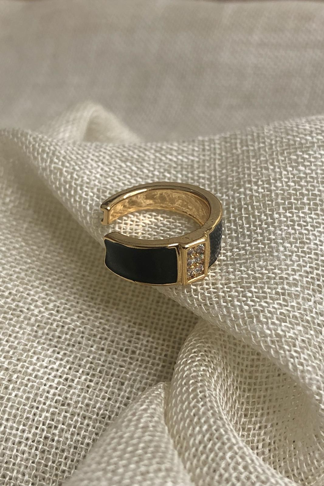 Siyah Model Zirkon Taş Gold Kıkırdak Küpe