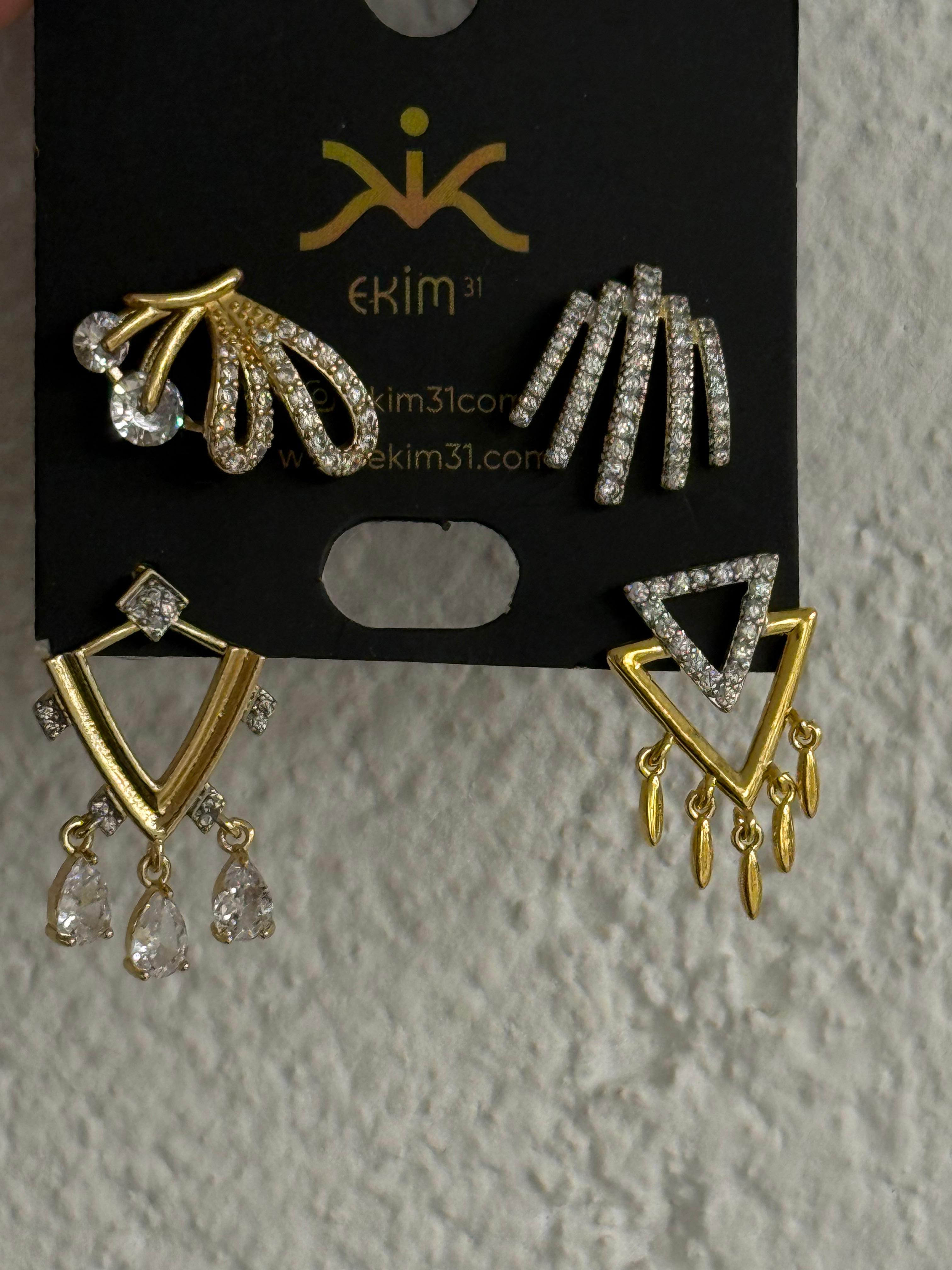 Üçgen Detay Kombin Küpe