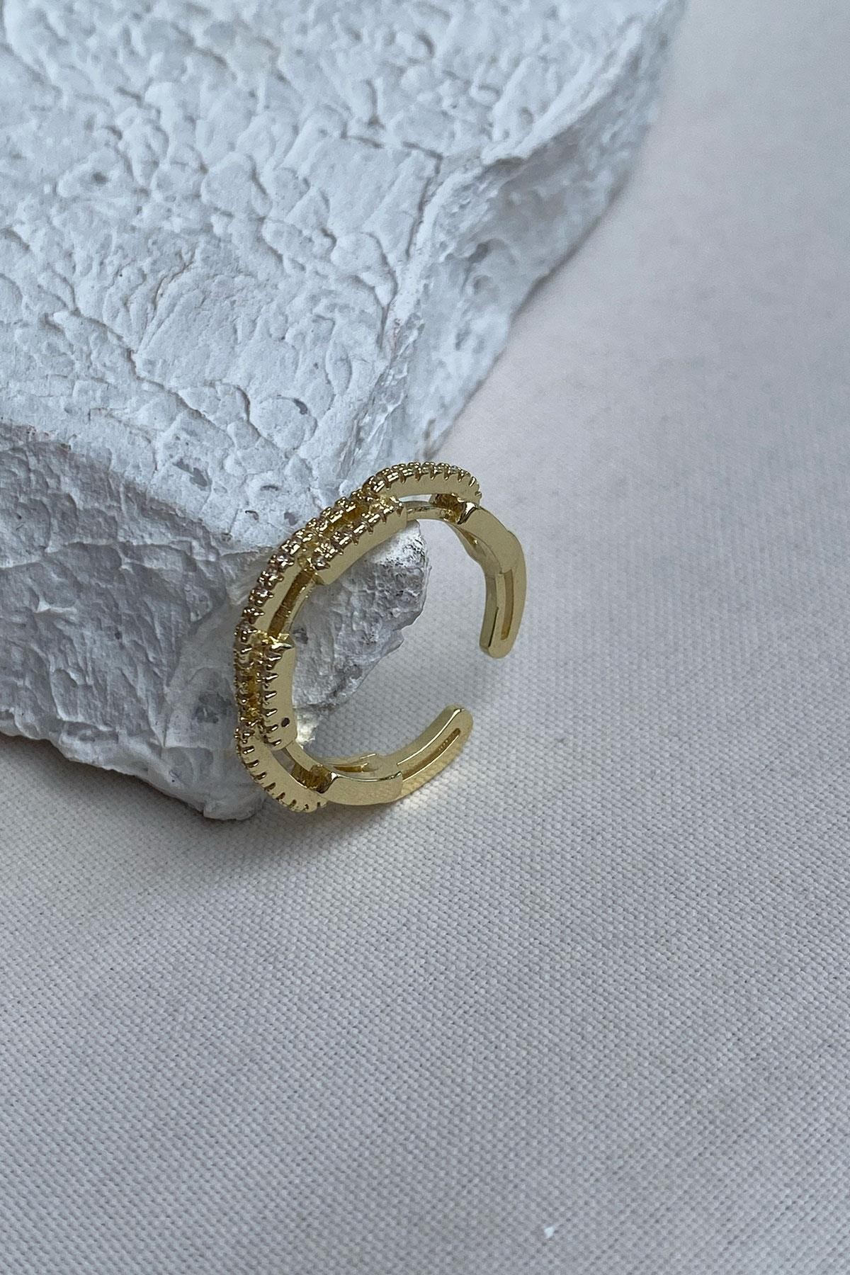 Taşlı Birbirinden Geçmeli Model Gold Detaylı Zirkon Taş Yüzük