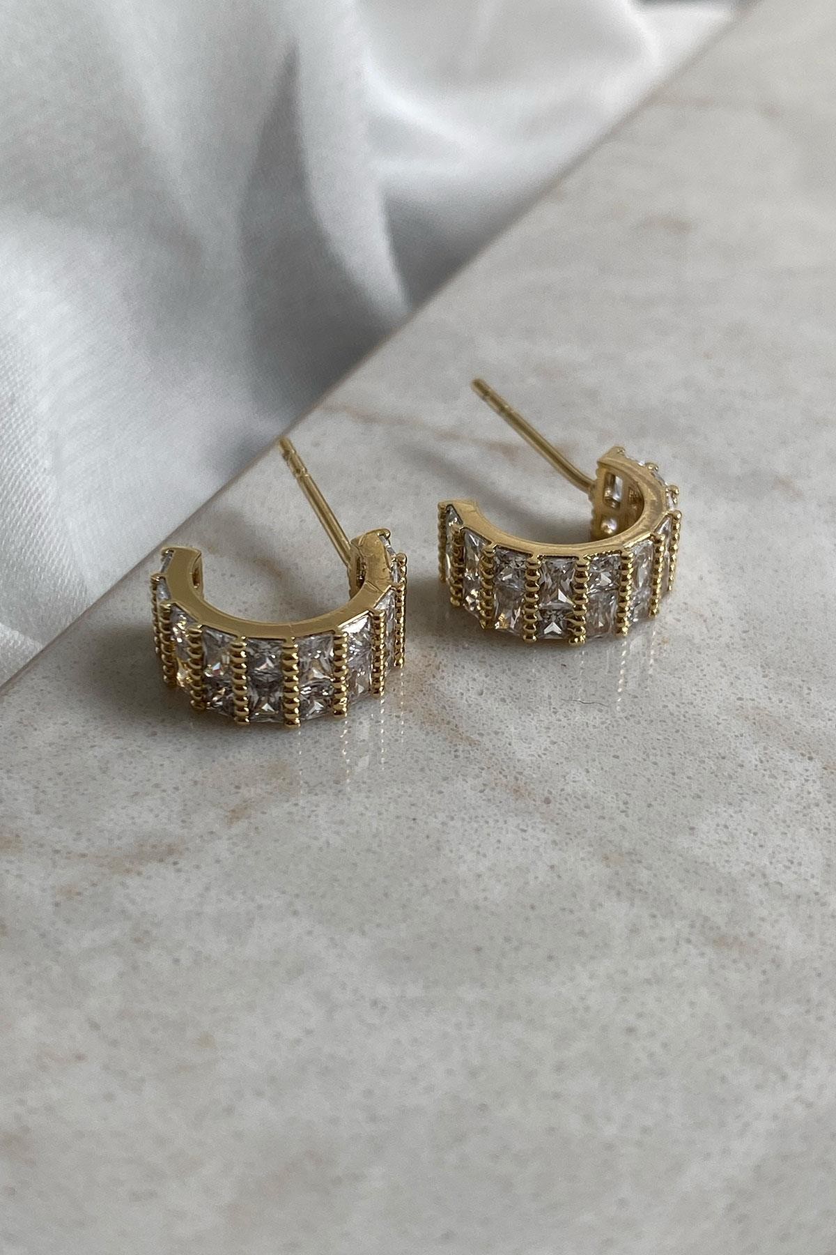 Zirkon Taşlı Model Gold Detaylı Kaplama Minimal Küpe