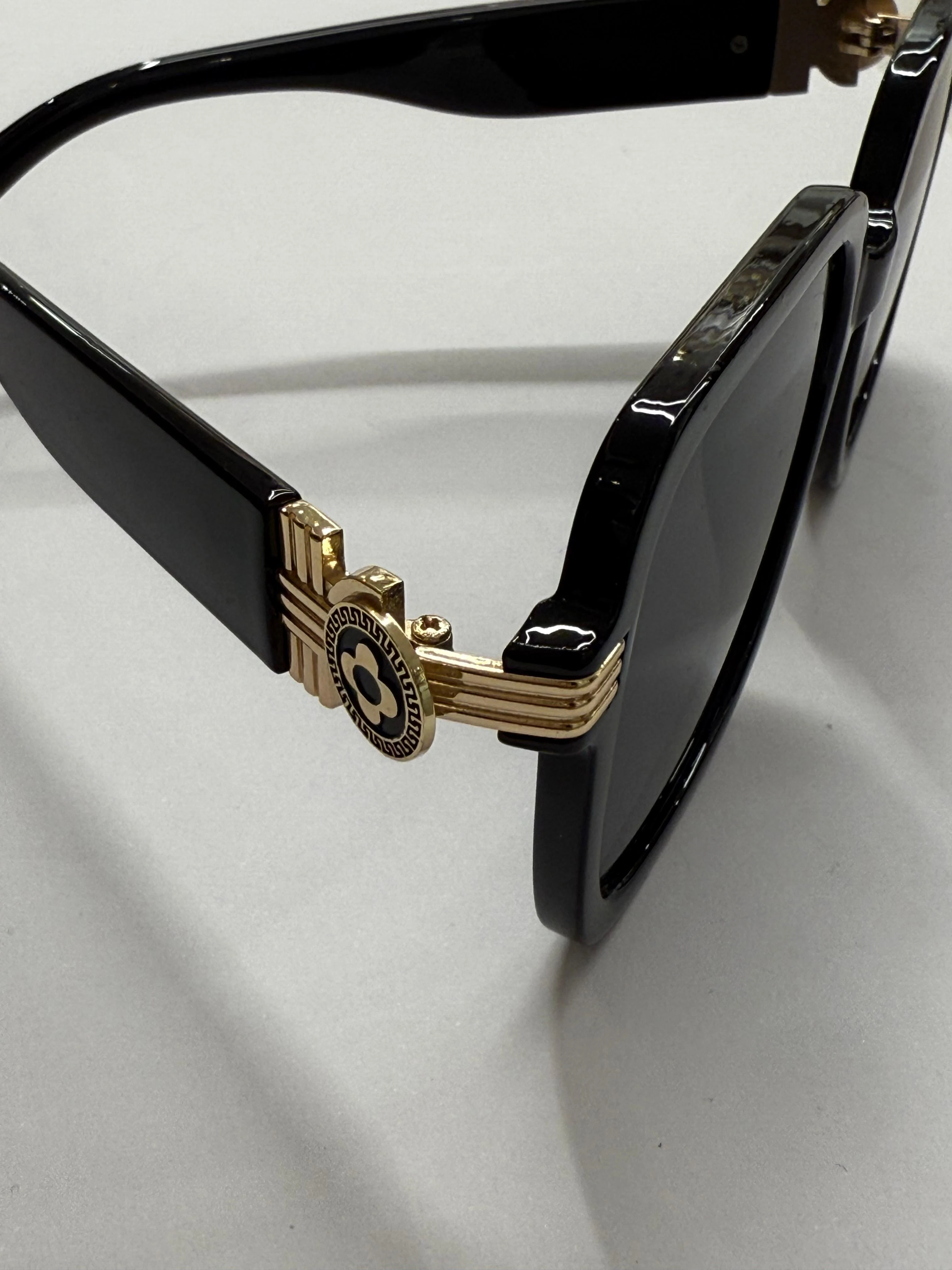 Çiçek Figür Detaylı Gözlük