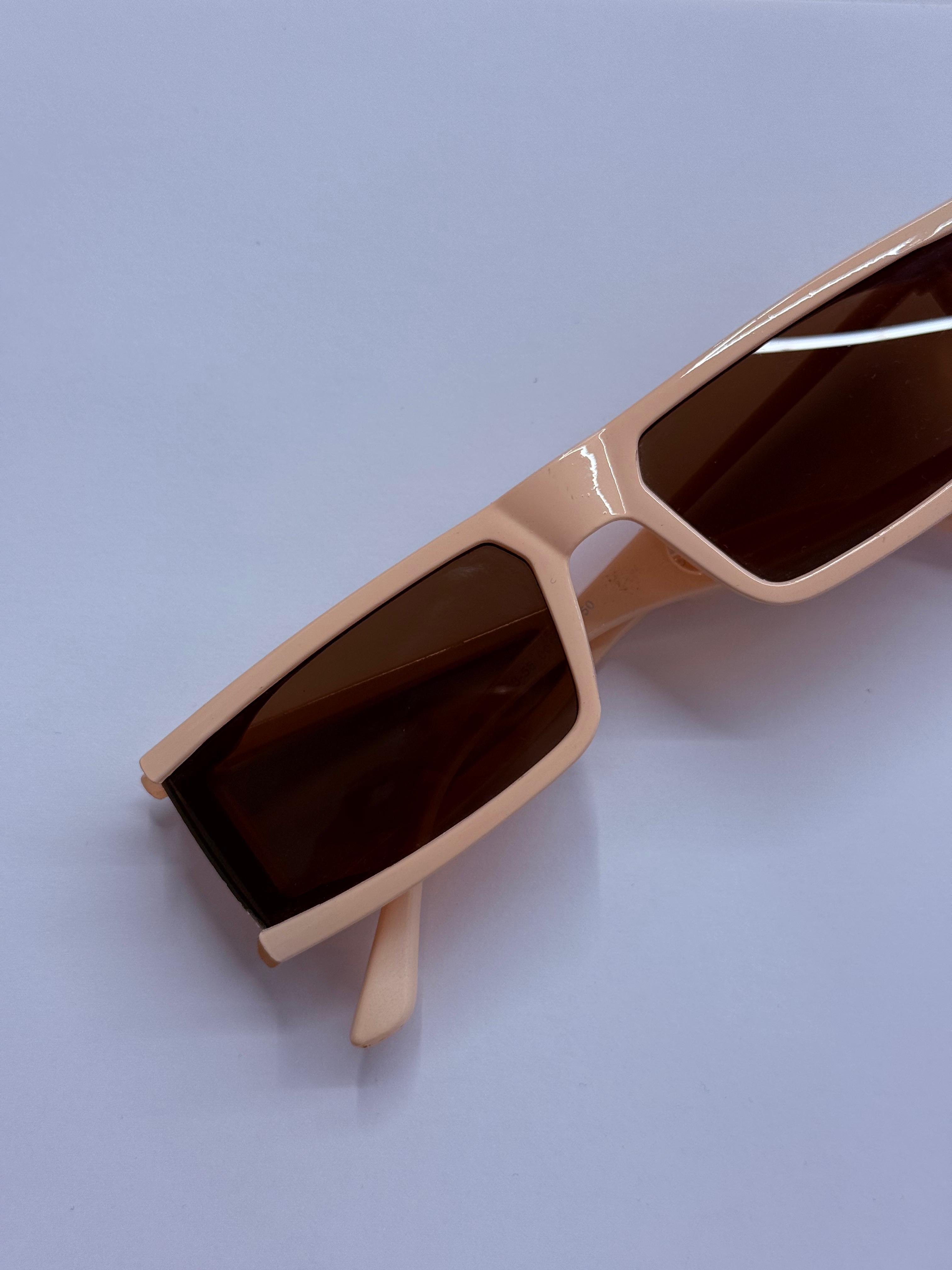 Pembe Dikdörtgen Çerçeveli Gözlük