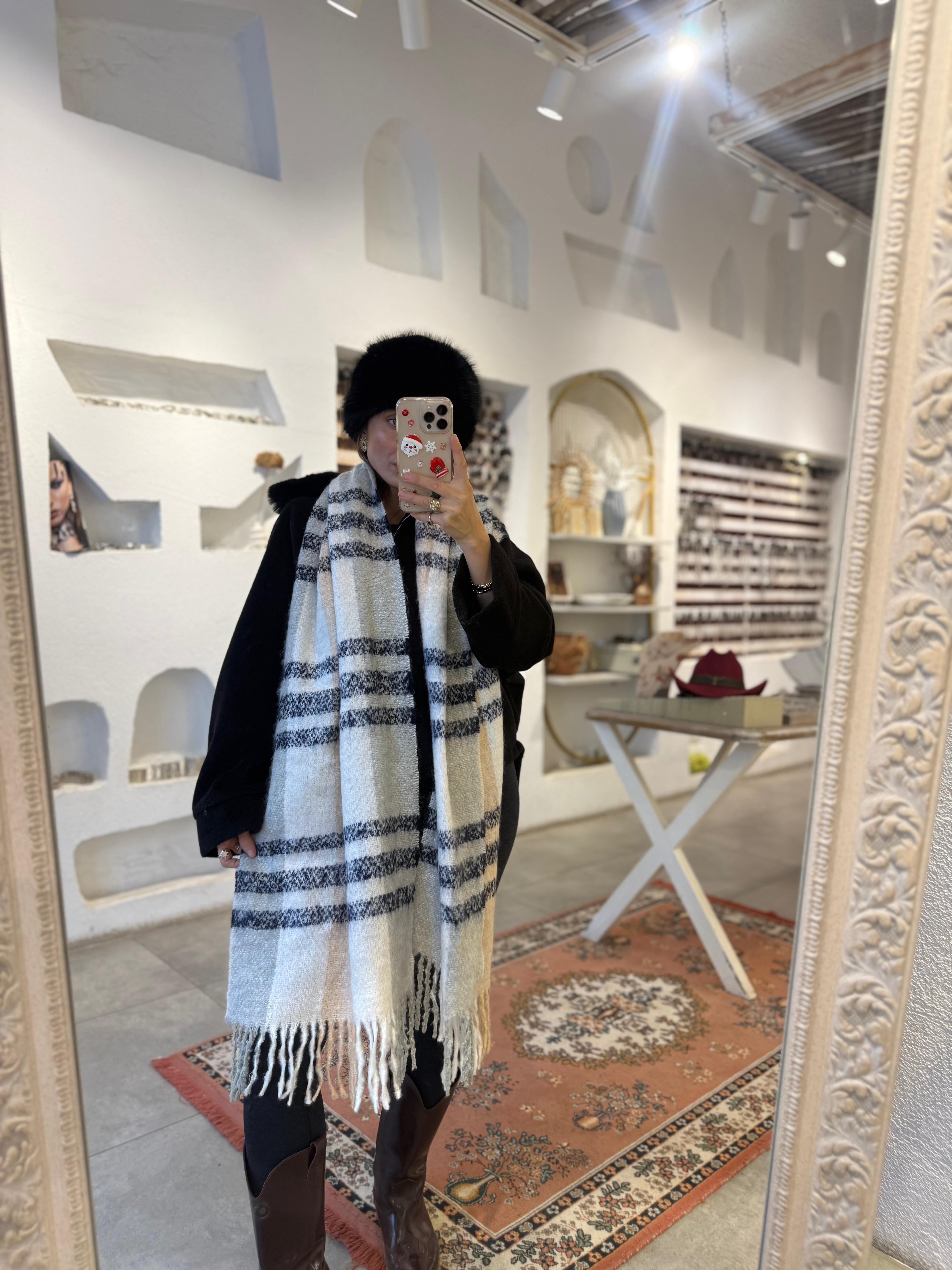 Siyah Çizgili Kalın Atkı