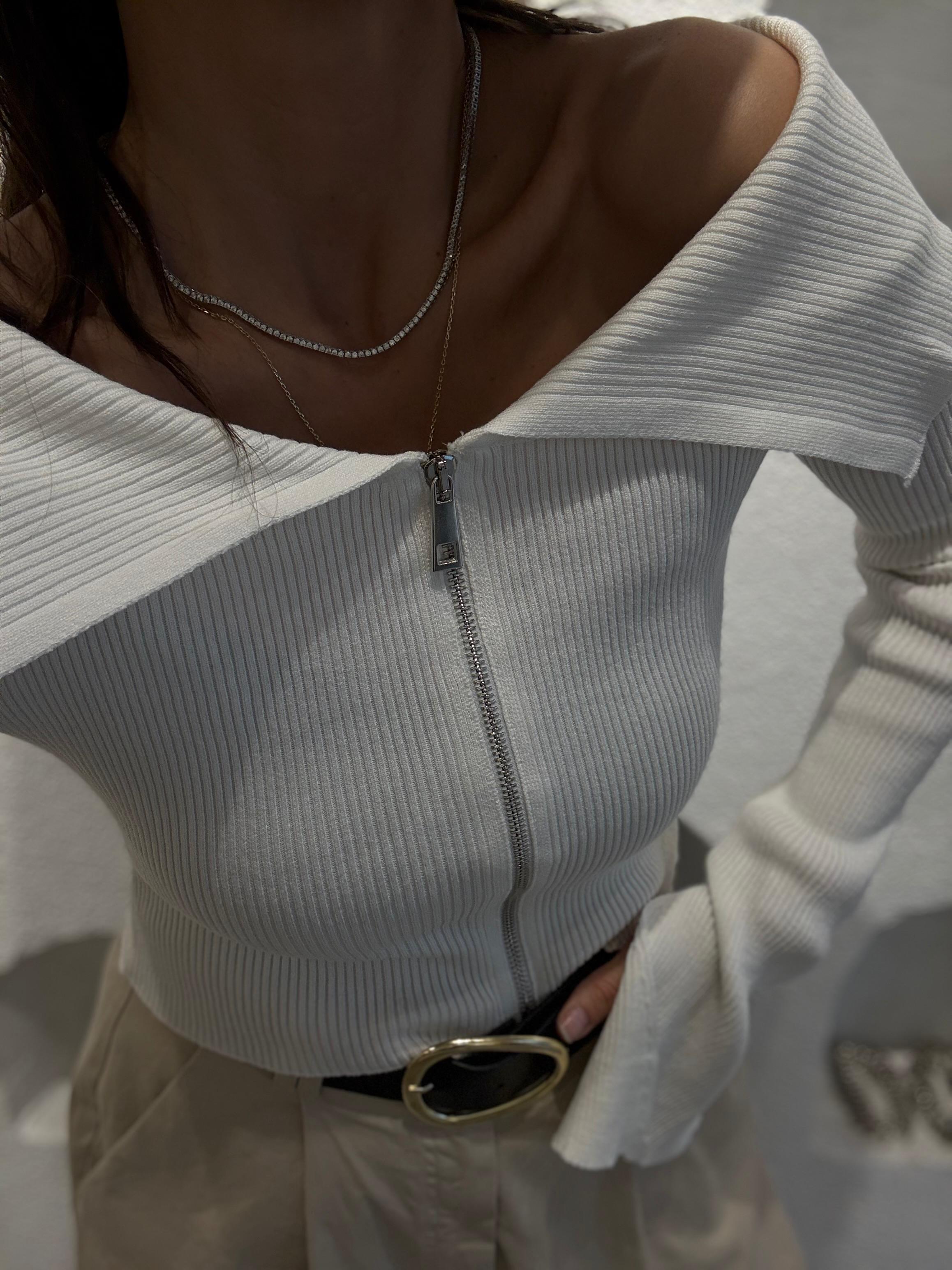 Fermuarlı Madonna Yaka Triko Hırka