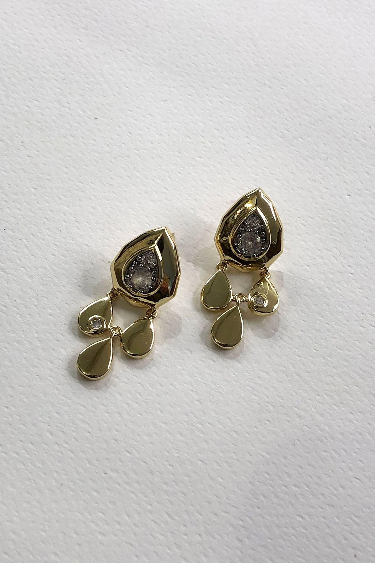 Taş Gold Detaylı Küpe