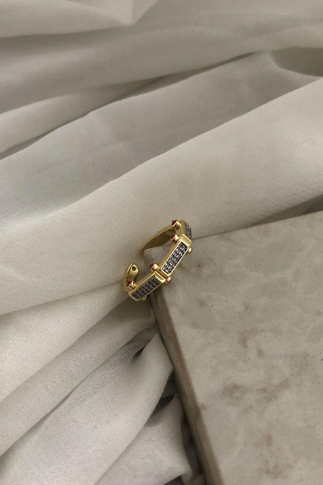 Sıra Taş Model Bordo Gold Detaylı Zirkon Taş Yüzük