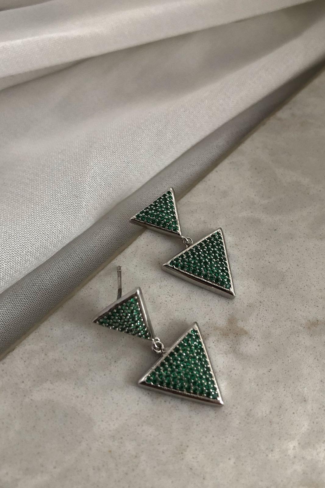 Yeşil Taş Üçgen Model Gümüş Detay Zirkon Küpe