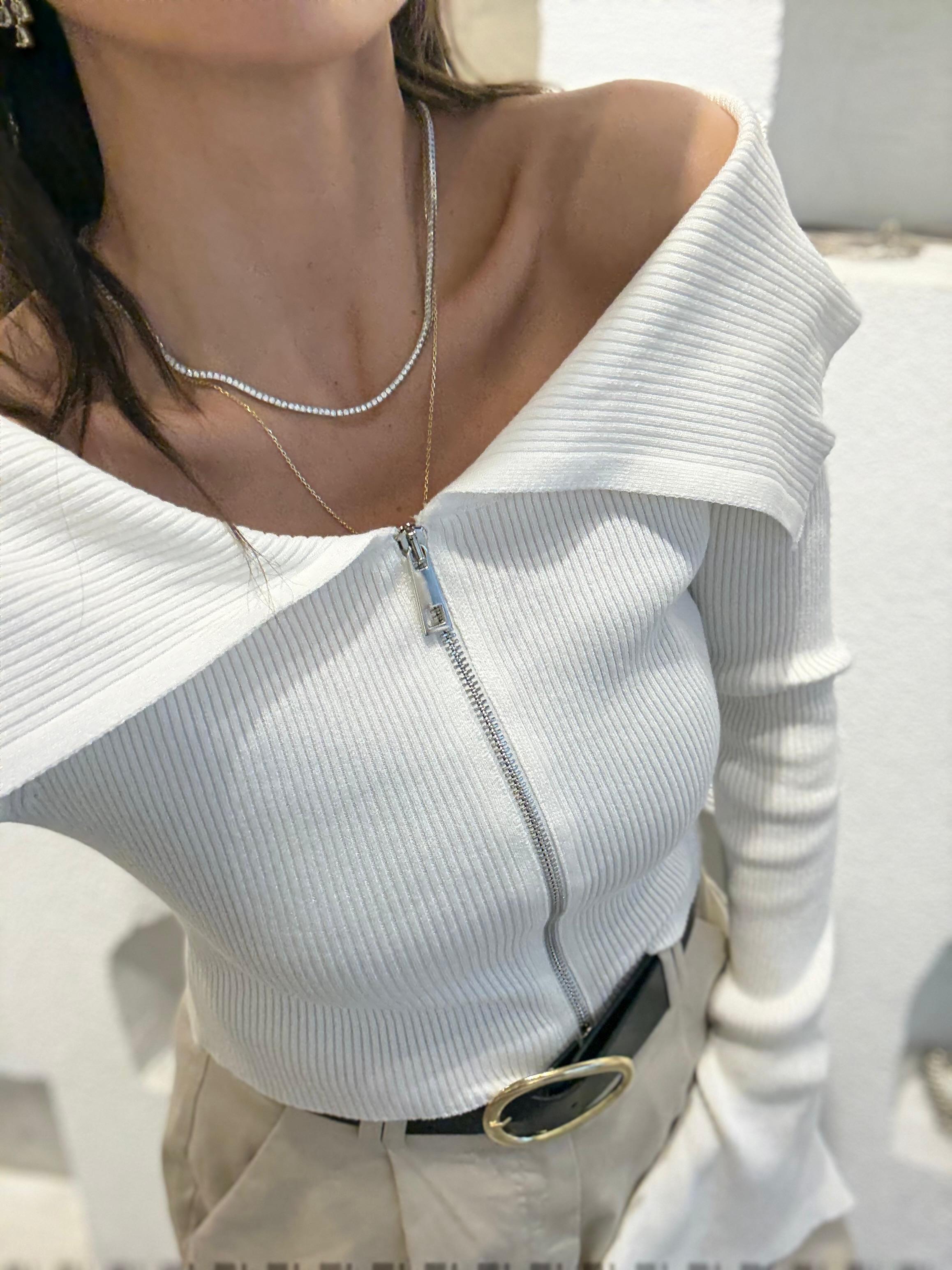 Fermuarlı Madonna Yaka Triko Hırka