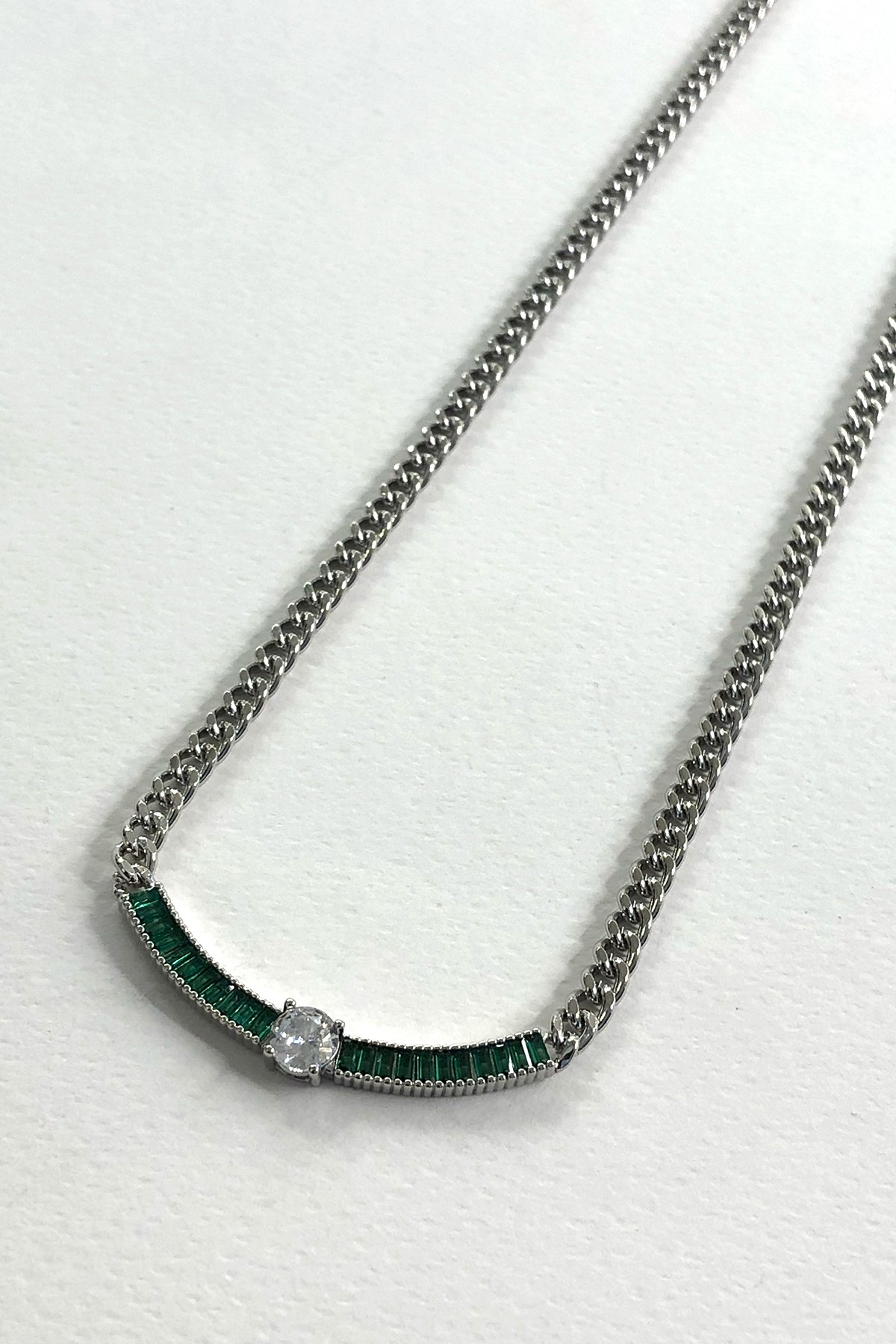 Yeşil Taşlı Silver Detaylı Kolye
