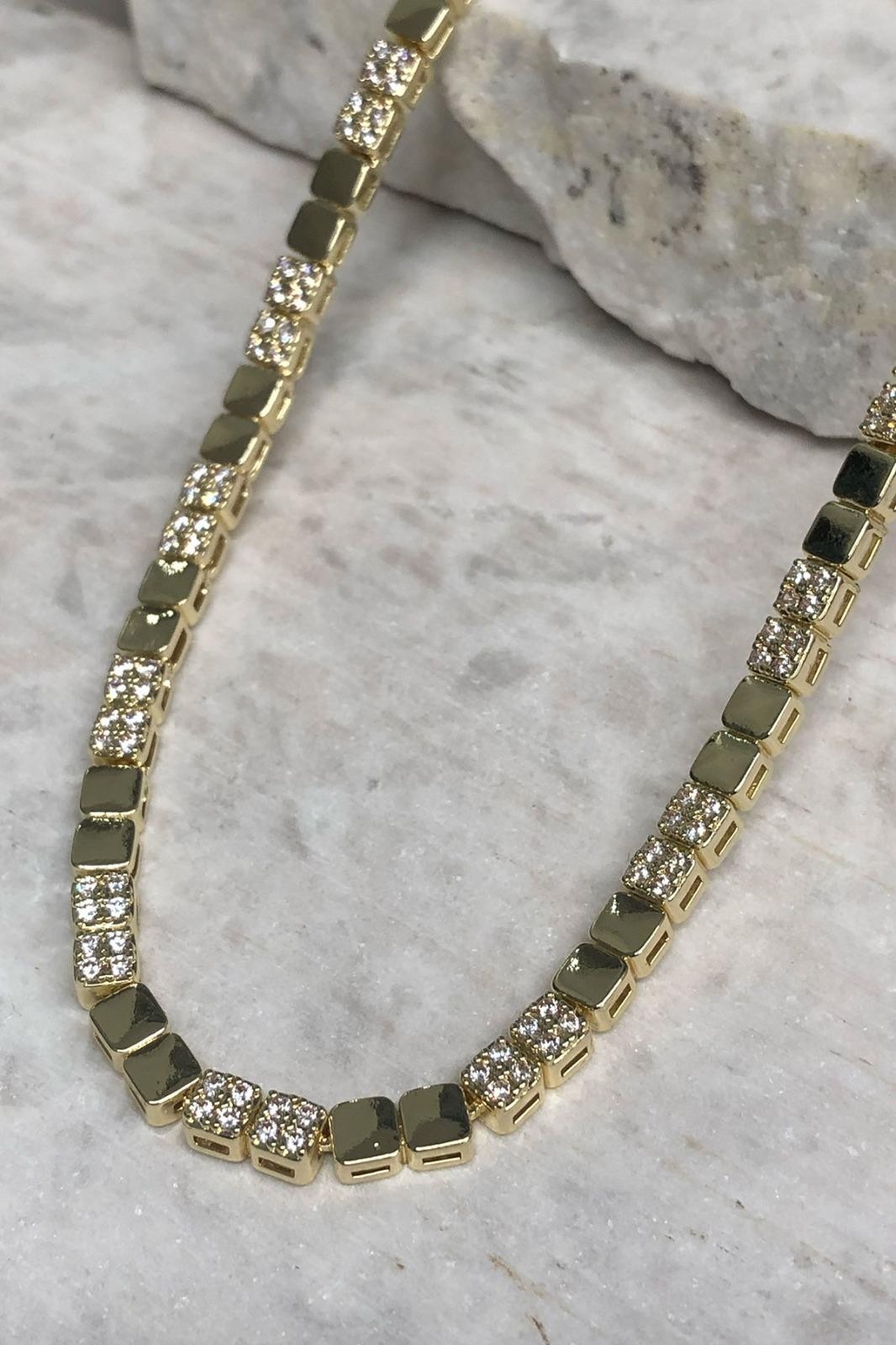 Örüntü Model Zirkon Taş Detay Gold Kolye