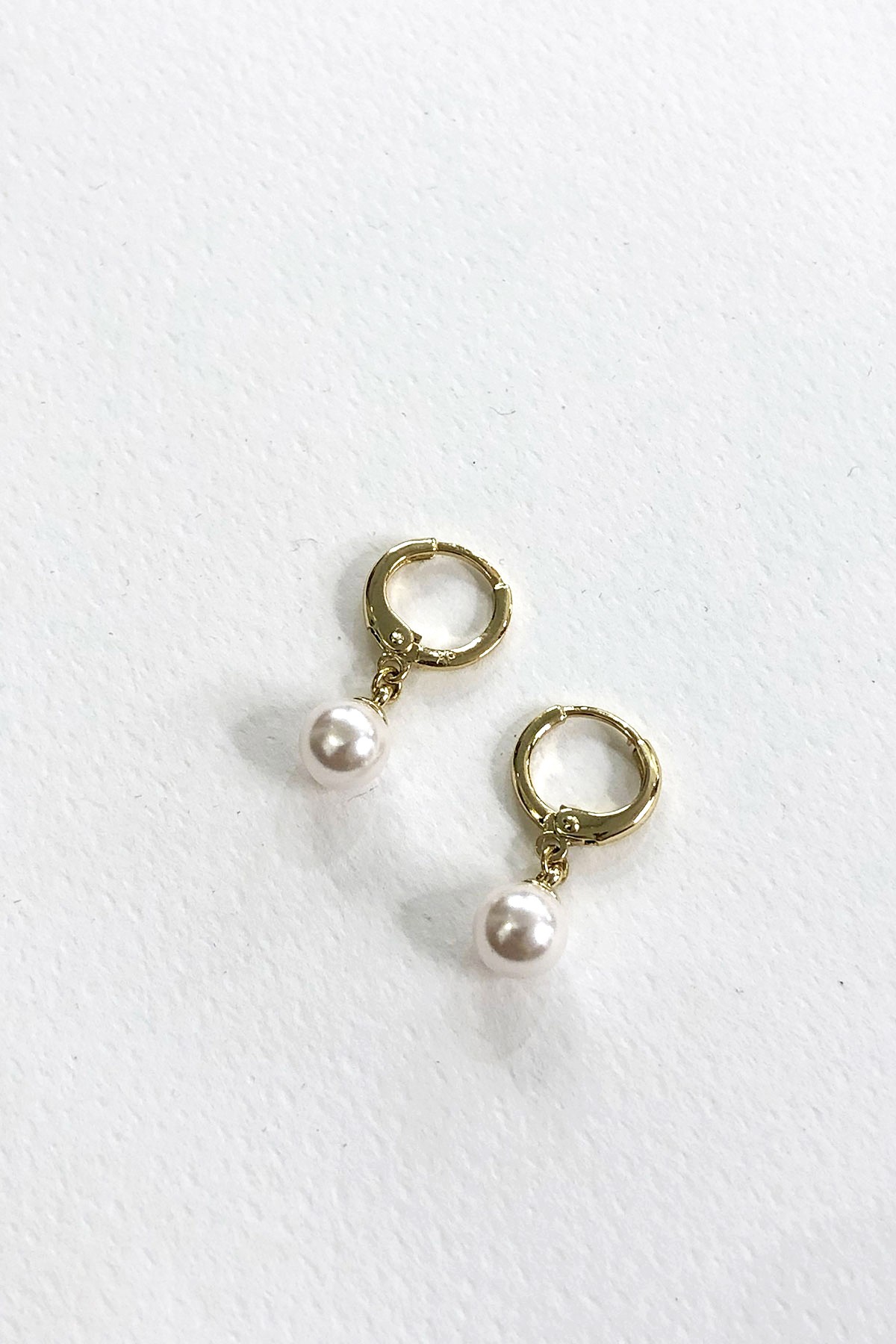 Top İnci Model Gold Detaylı Küpe