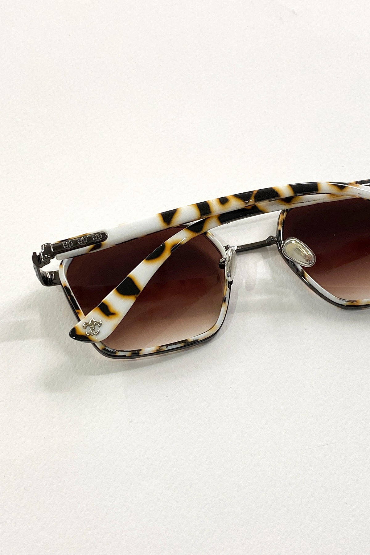 Renkli Detaylı Leopar Model Kahve Cam Gözlük