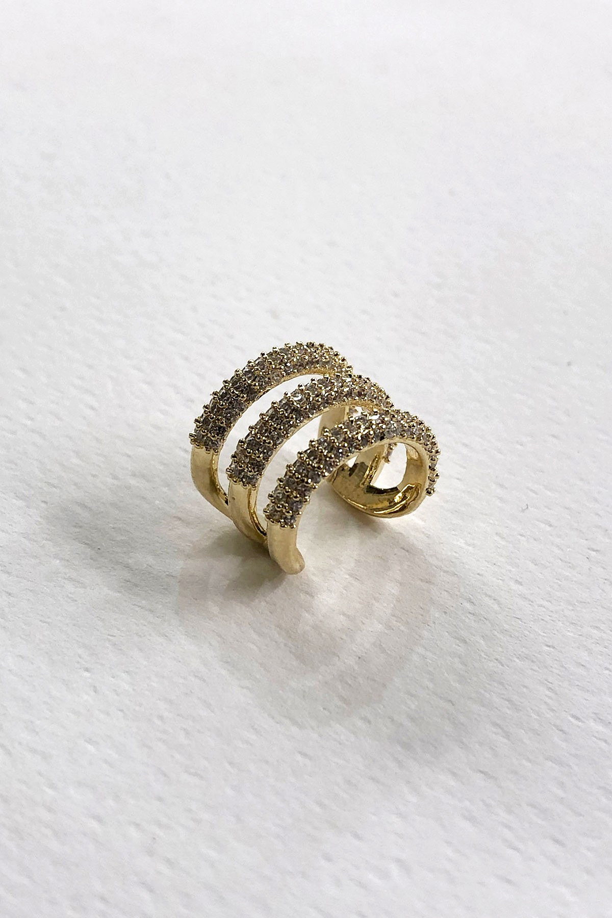 Taşlı Sıralı Gold Model Kıkırdak Küpe
