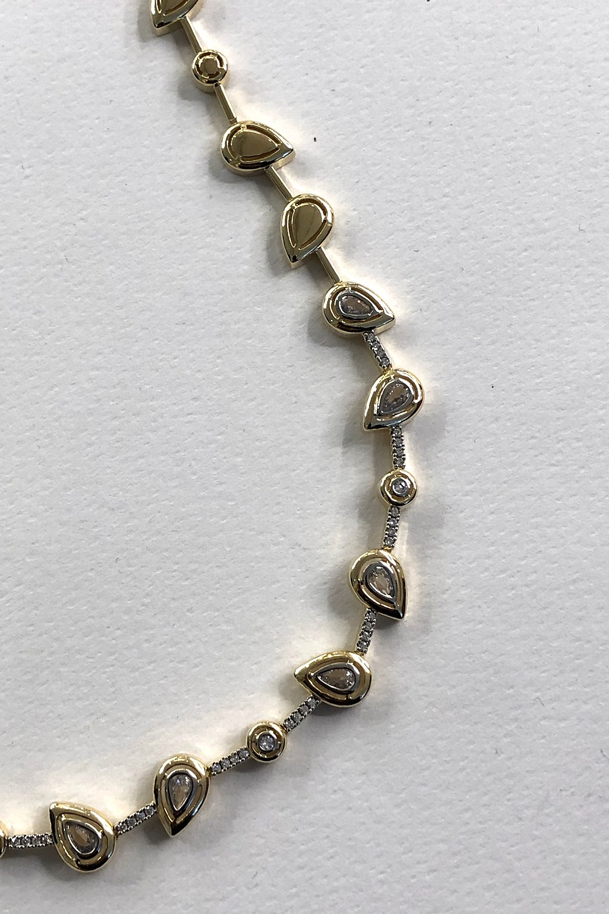 Damla Model Taşlı Gold Detaylı Xp Kaplama Kolye