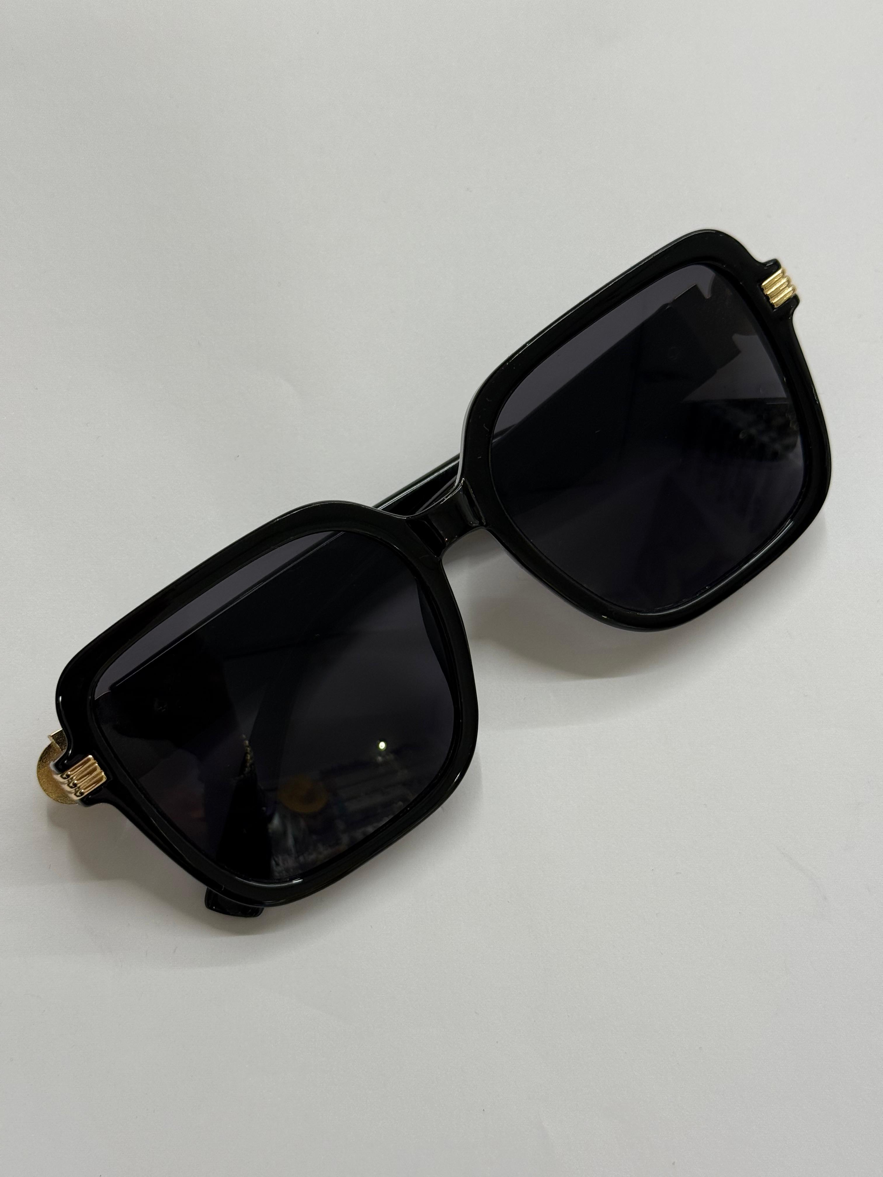 Çiçek Figür Detaylı Gözlük