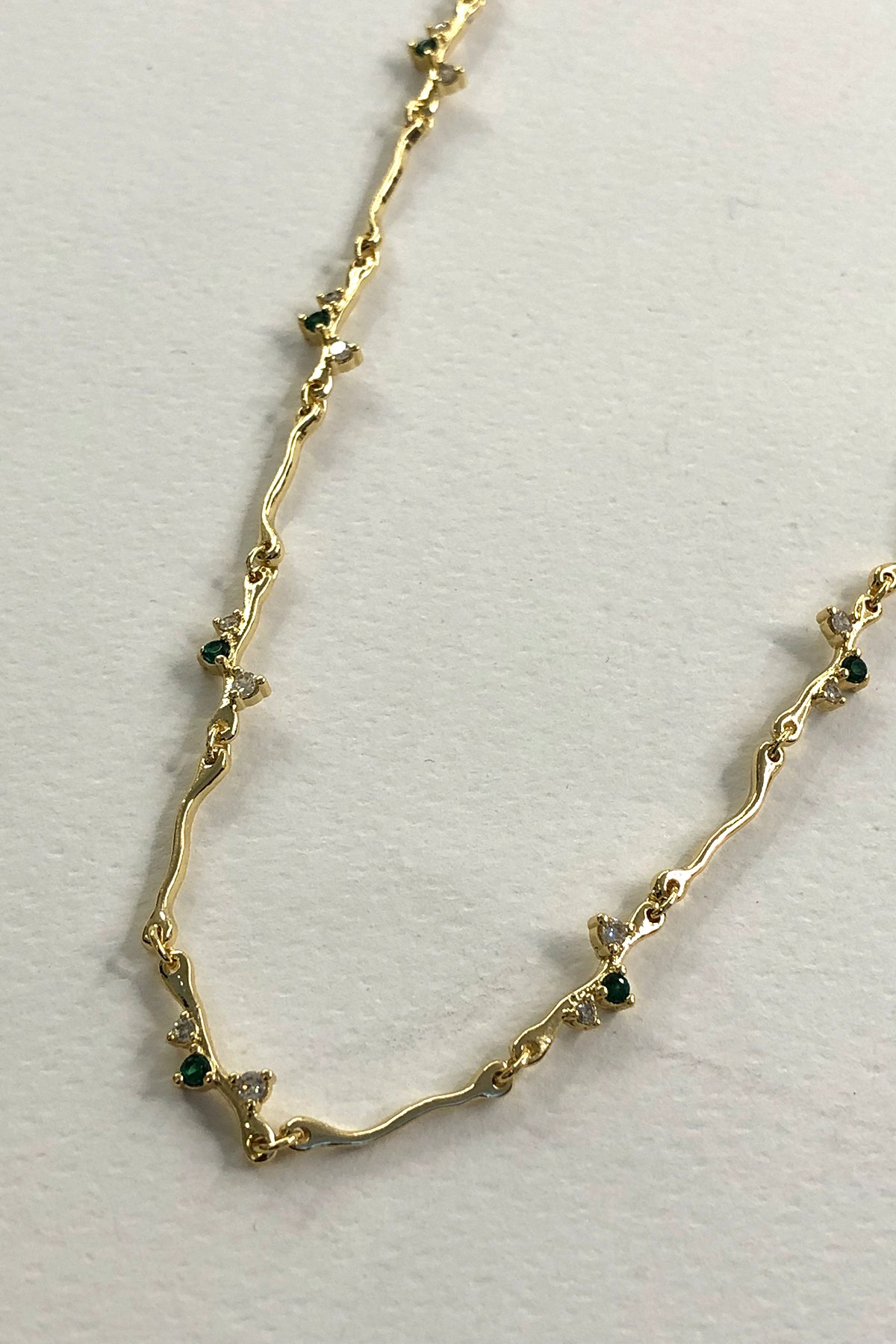 Minimal Yeşil Taşlı Gold Detaylı Xp Kaplama Kolye