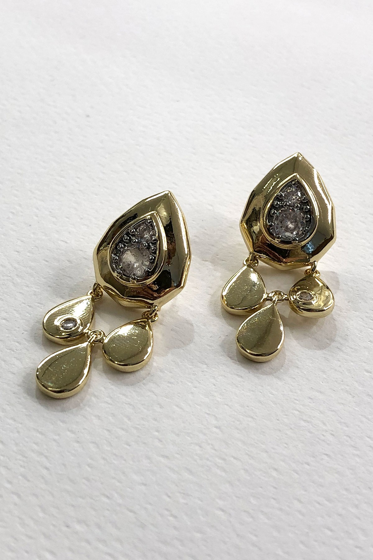 Taş Gold Detaylı Küpe