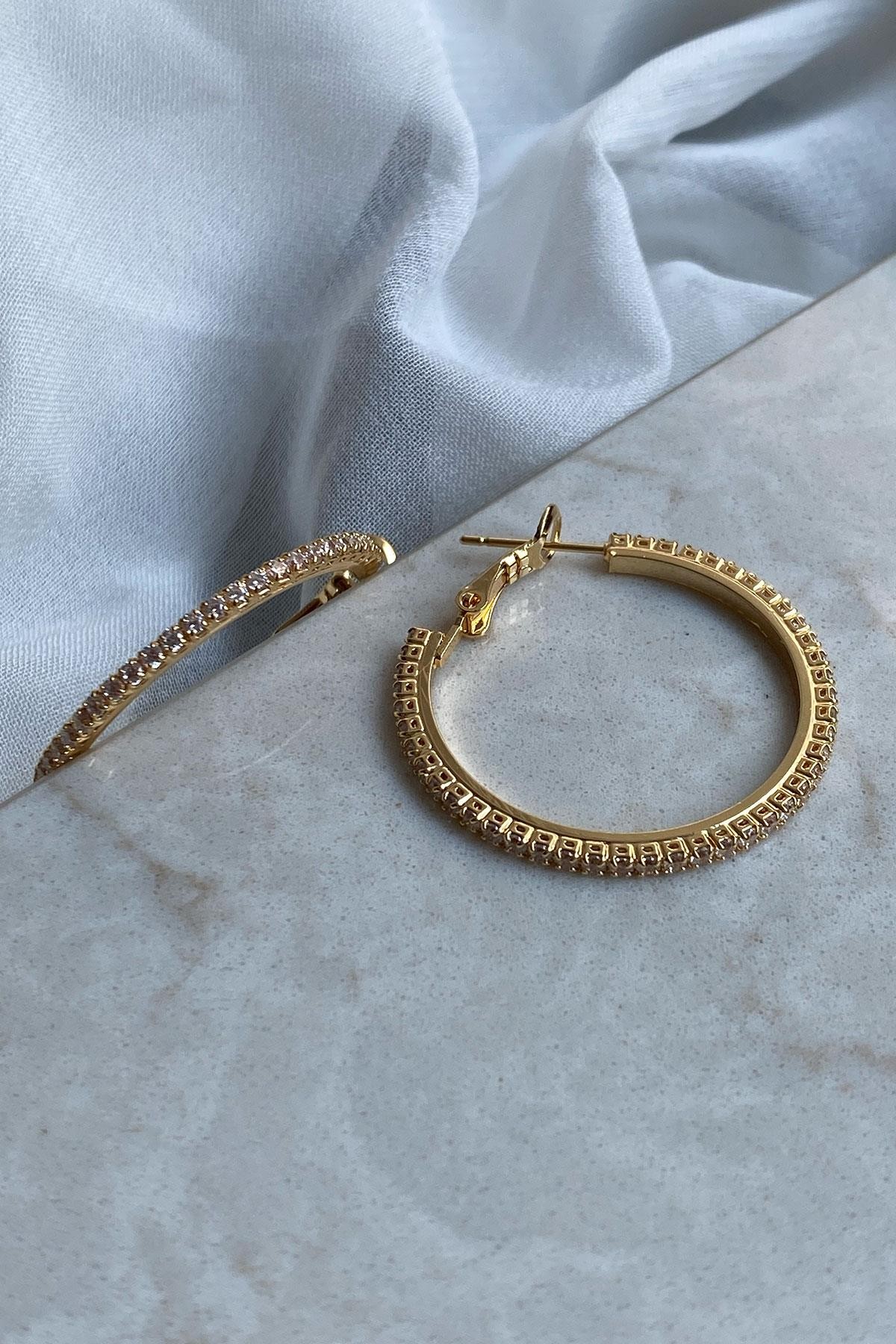 Zirkon Taş Gold Detaylı Orta Boy Halka Küpe