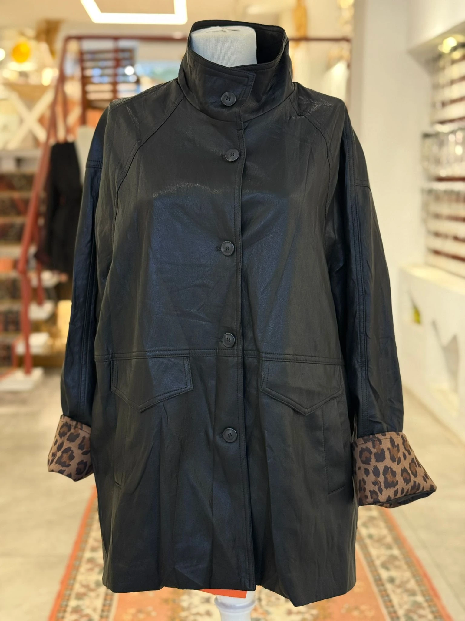 Leo Çantalı Siyah Deri Mont