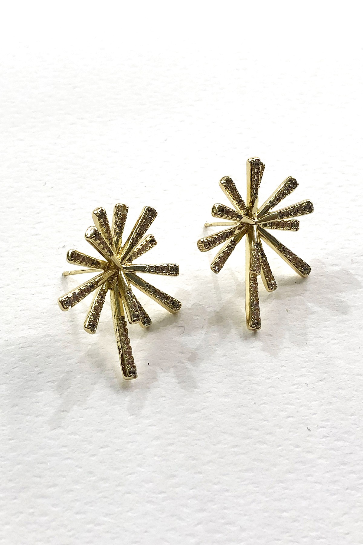 Taş Gold Detaylı Zirkon Taş Küpe