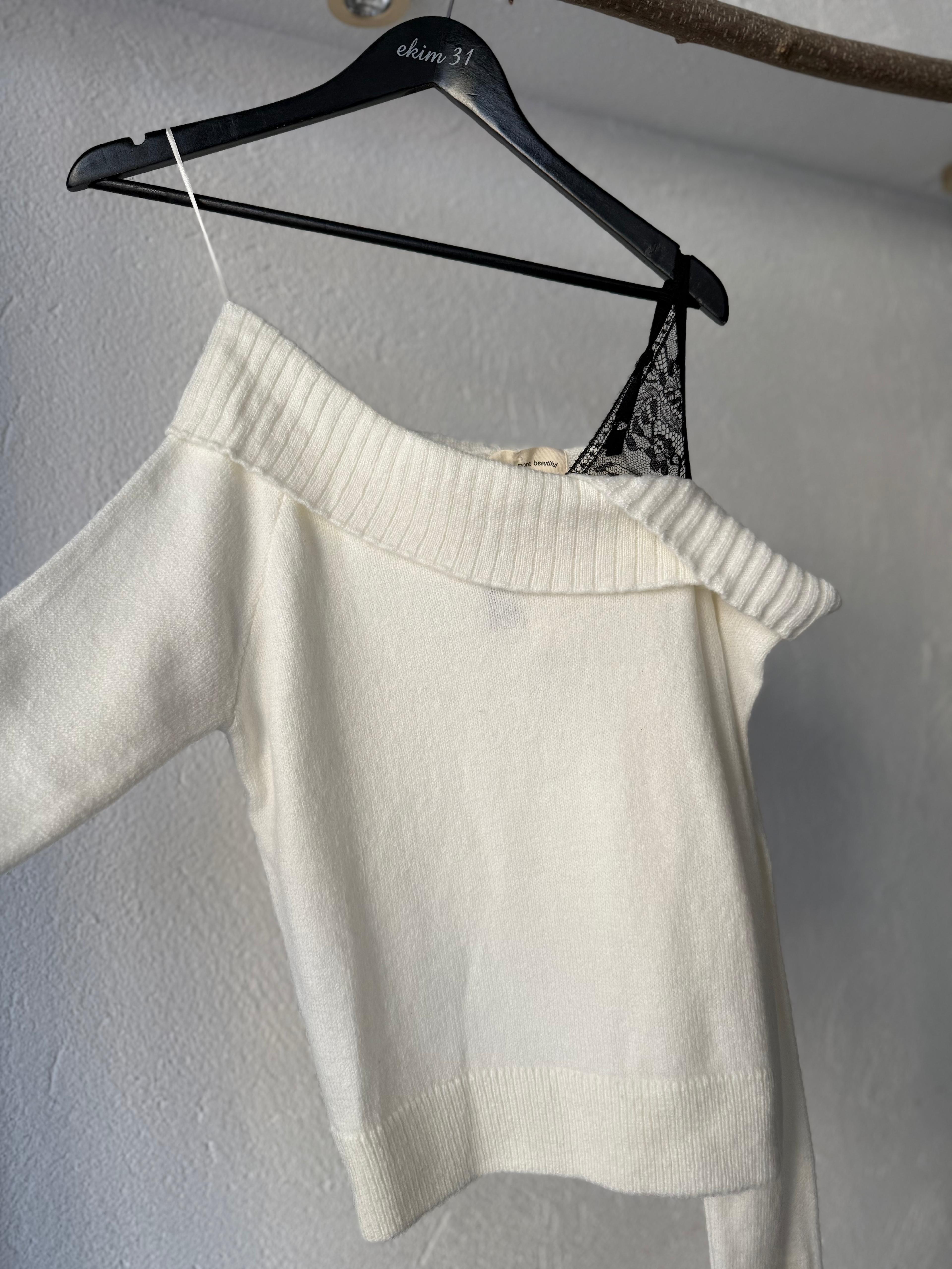 Dantel Askılı Ekru Kazak 