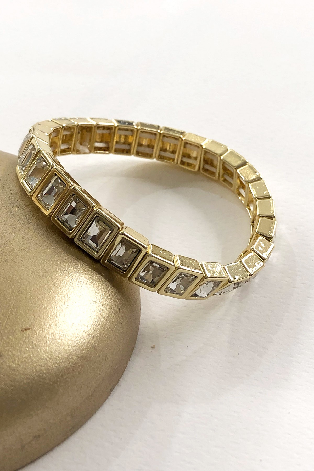 Gri Kare Taşlı Gold Detaylı Lastikli Bileklik