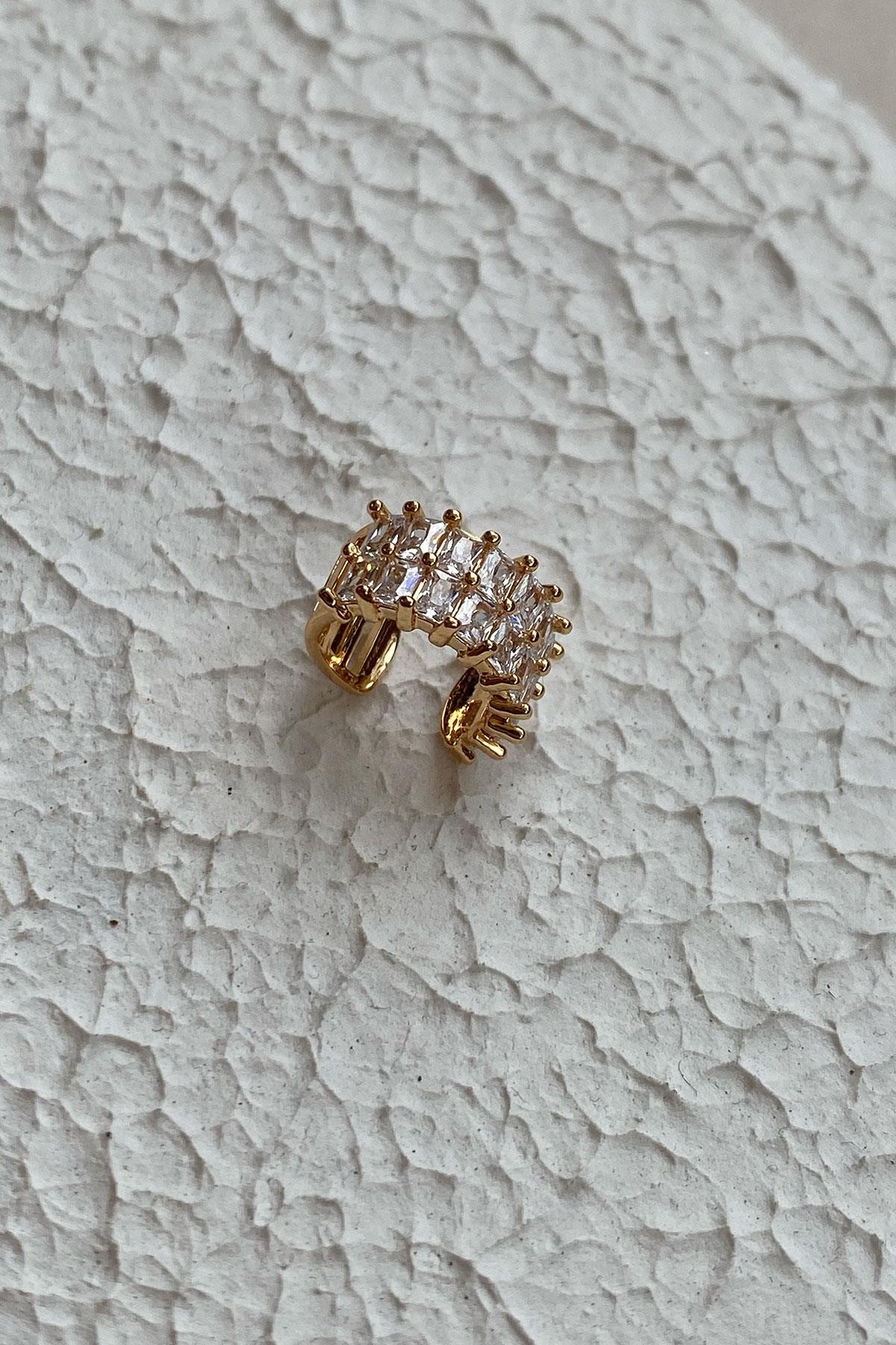 Kare Taşlı Gold Detaylı Zirkon Taş Kıkırdak Küpe