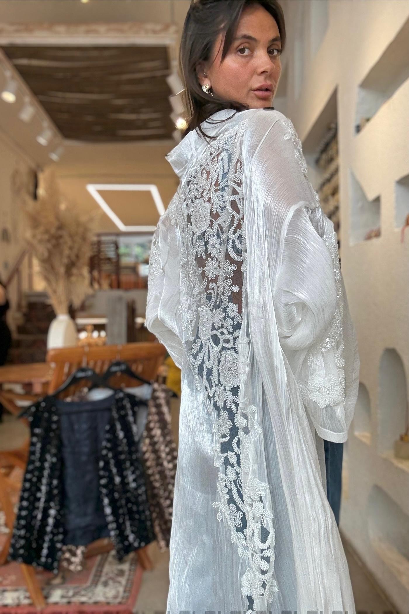Tül Detaylı İşlemeli Beyaz Kimono