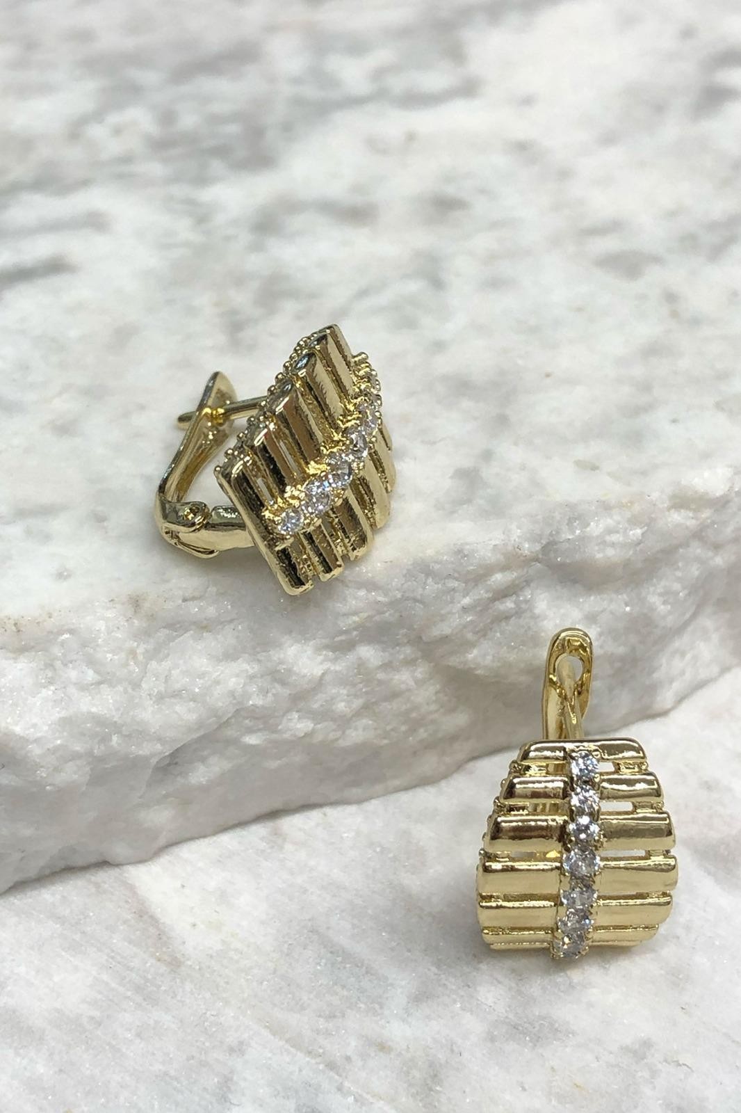 Sıra Zirkon Taş Model Çizgi Detay Gold Küpe