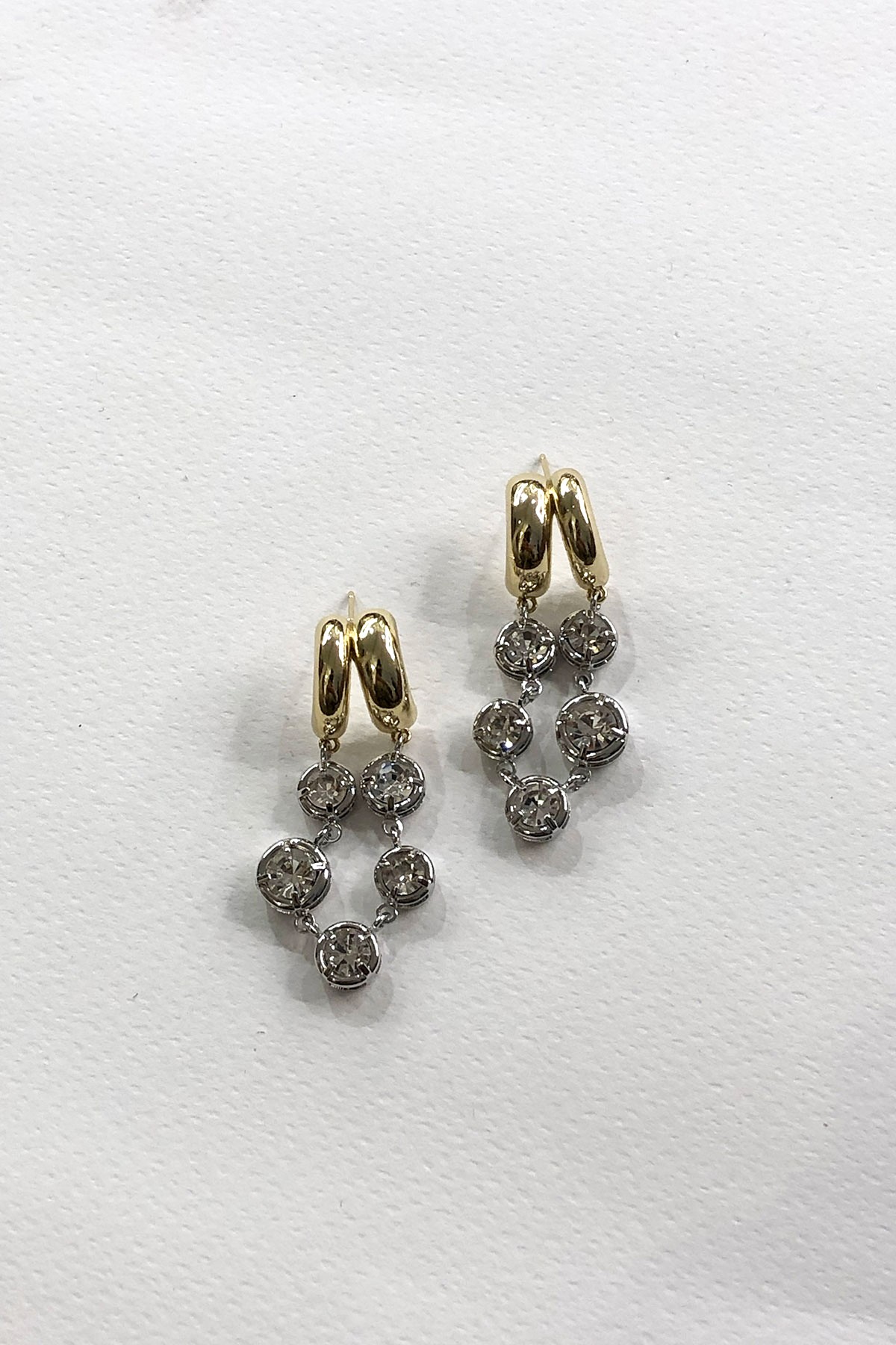 Silver Taş Model Gold Detaylı Küpe