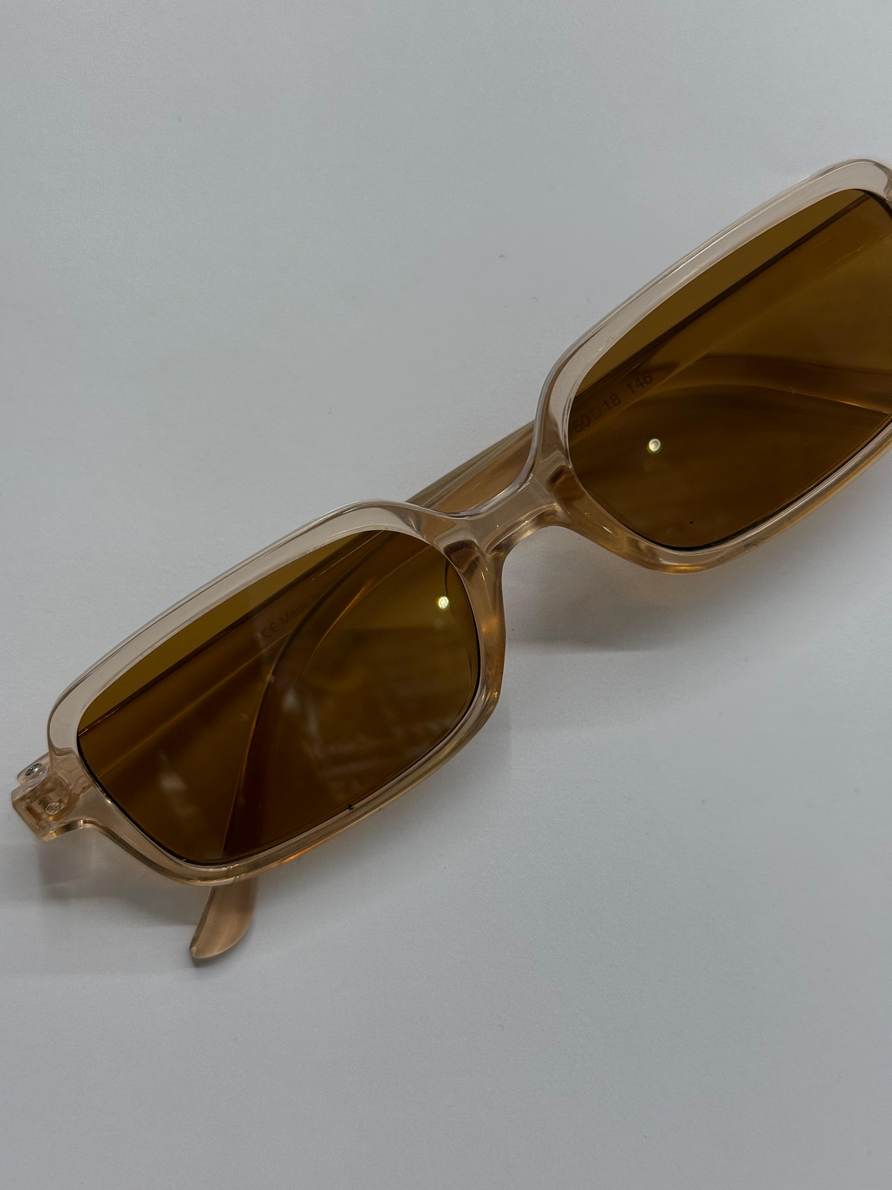 Şeffaf Çerçeveli Renkli Camlı Gözlük