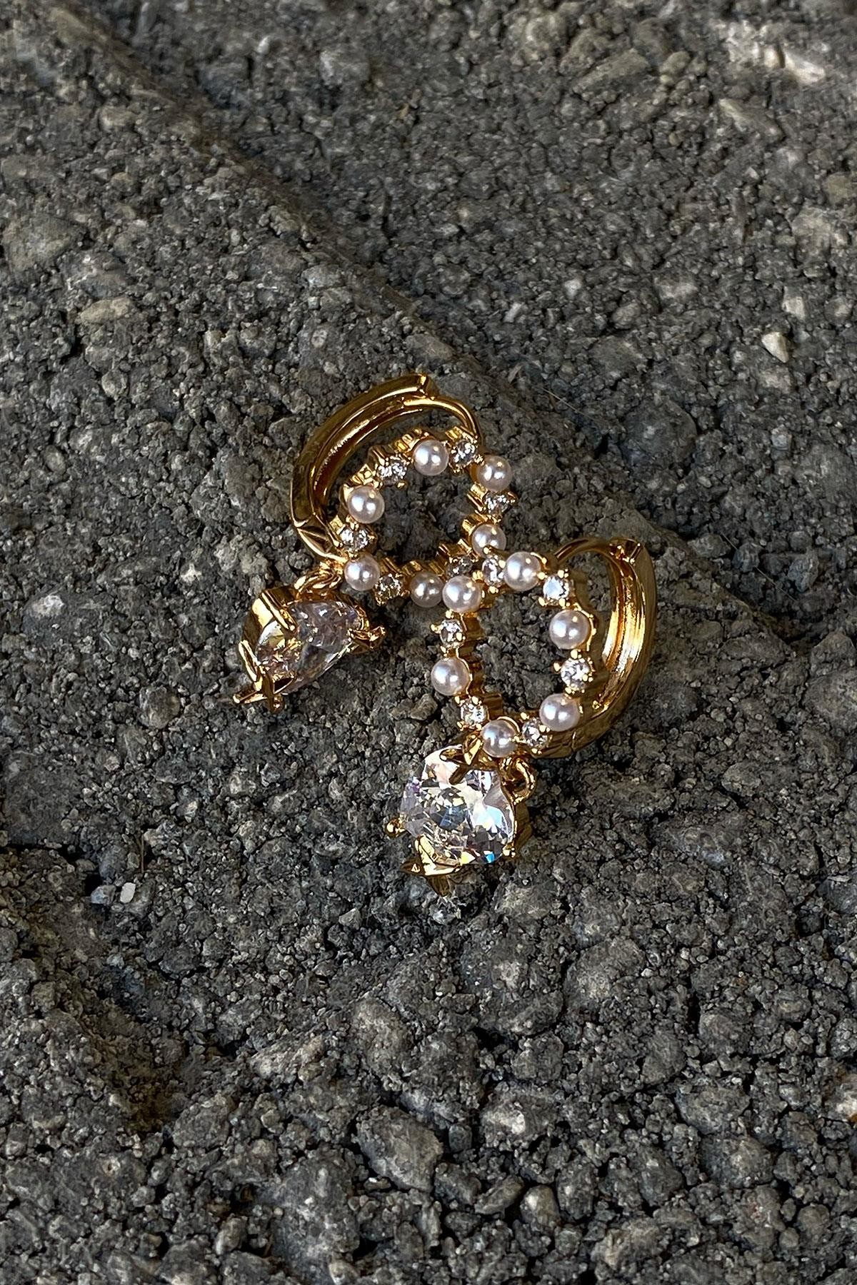 Yuvarlak Model İnci Gold Detaylı Küpe