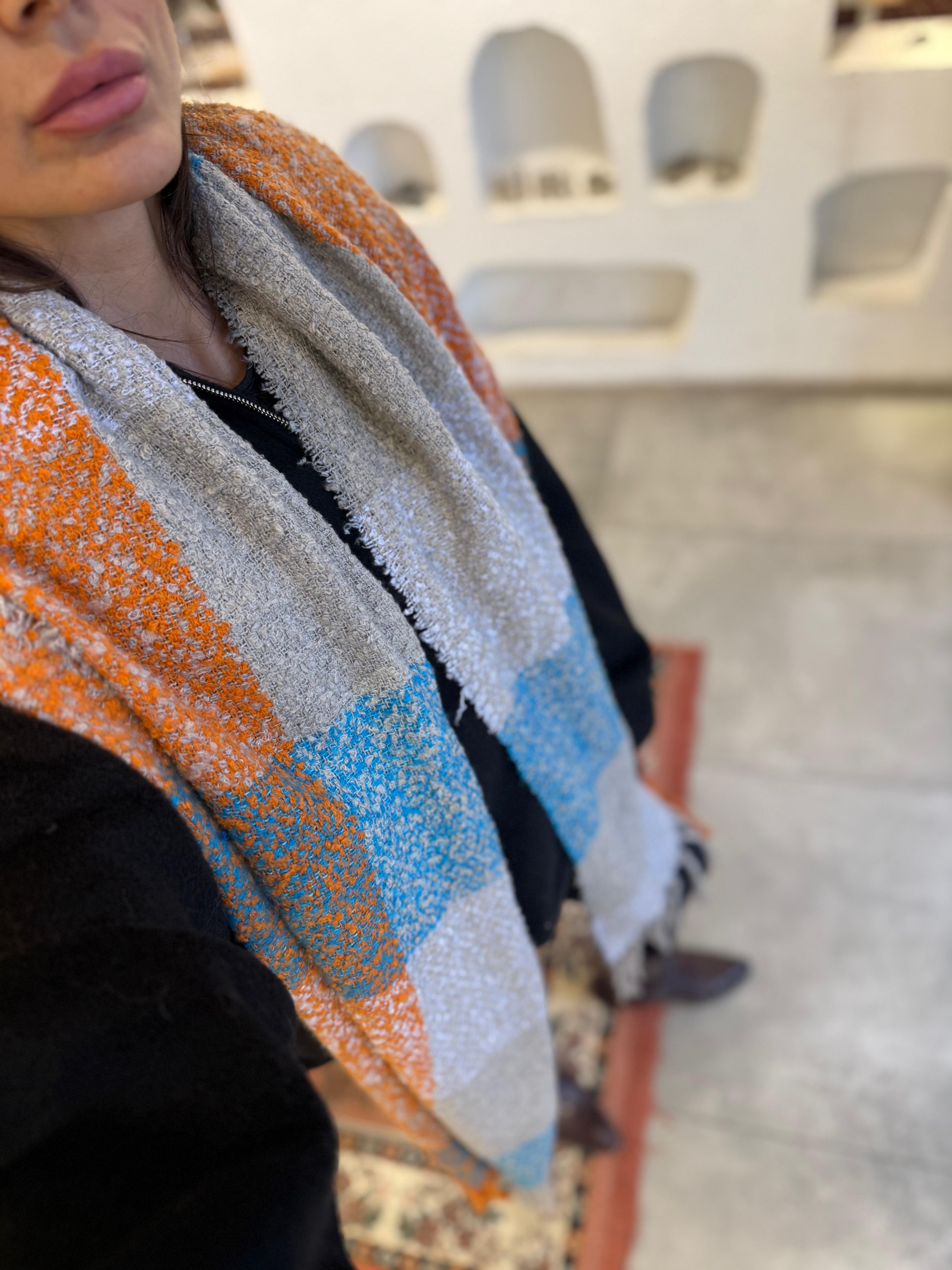 Kare Model Kalın Atkı