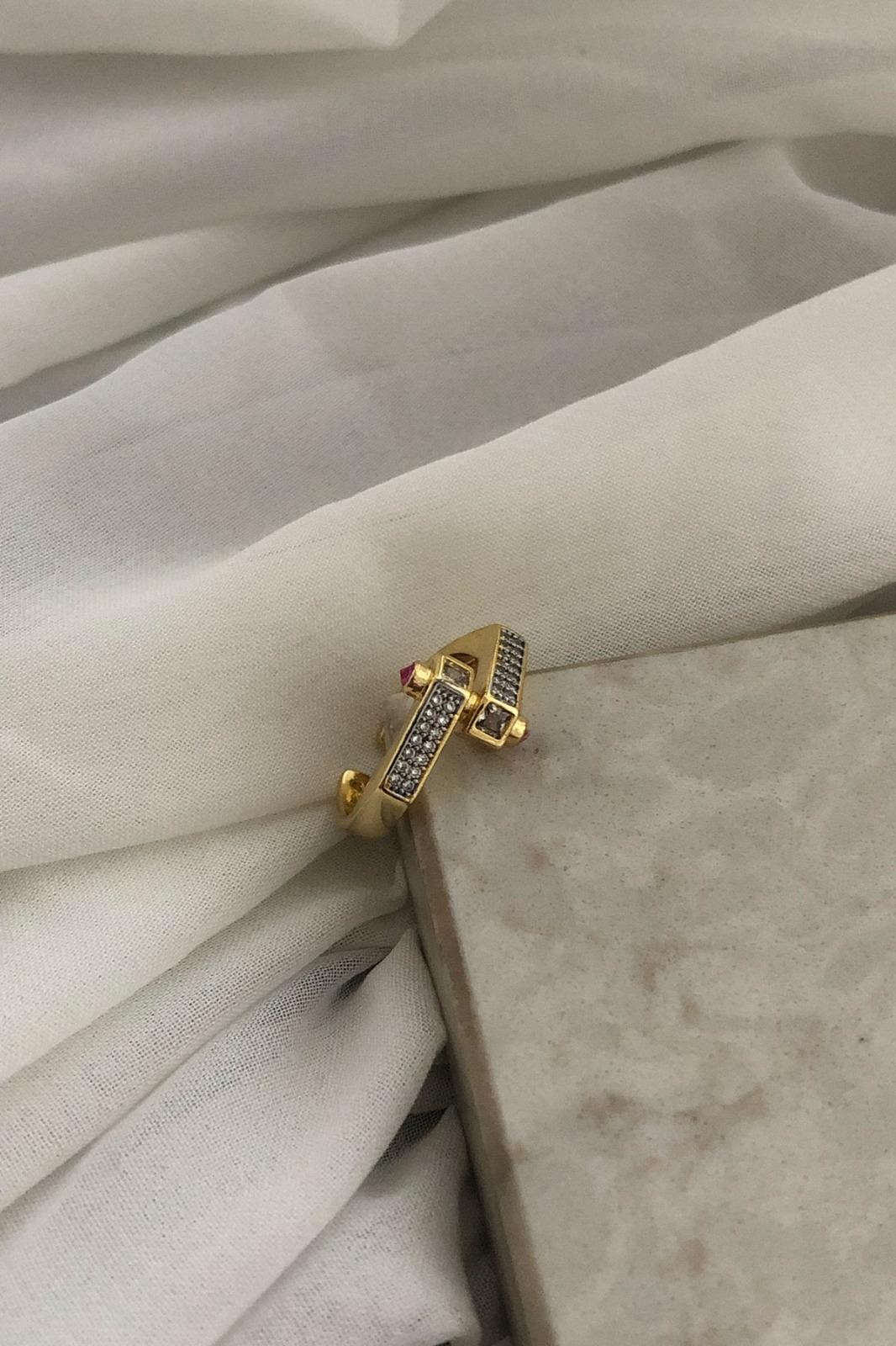 Bordo Taşlı Kare Model Gold Detaylı Zirkon Taş Yüzük