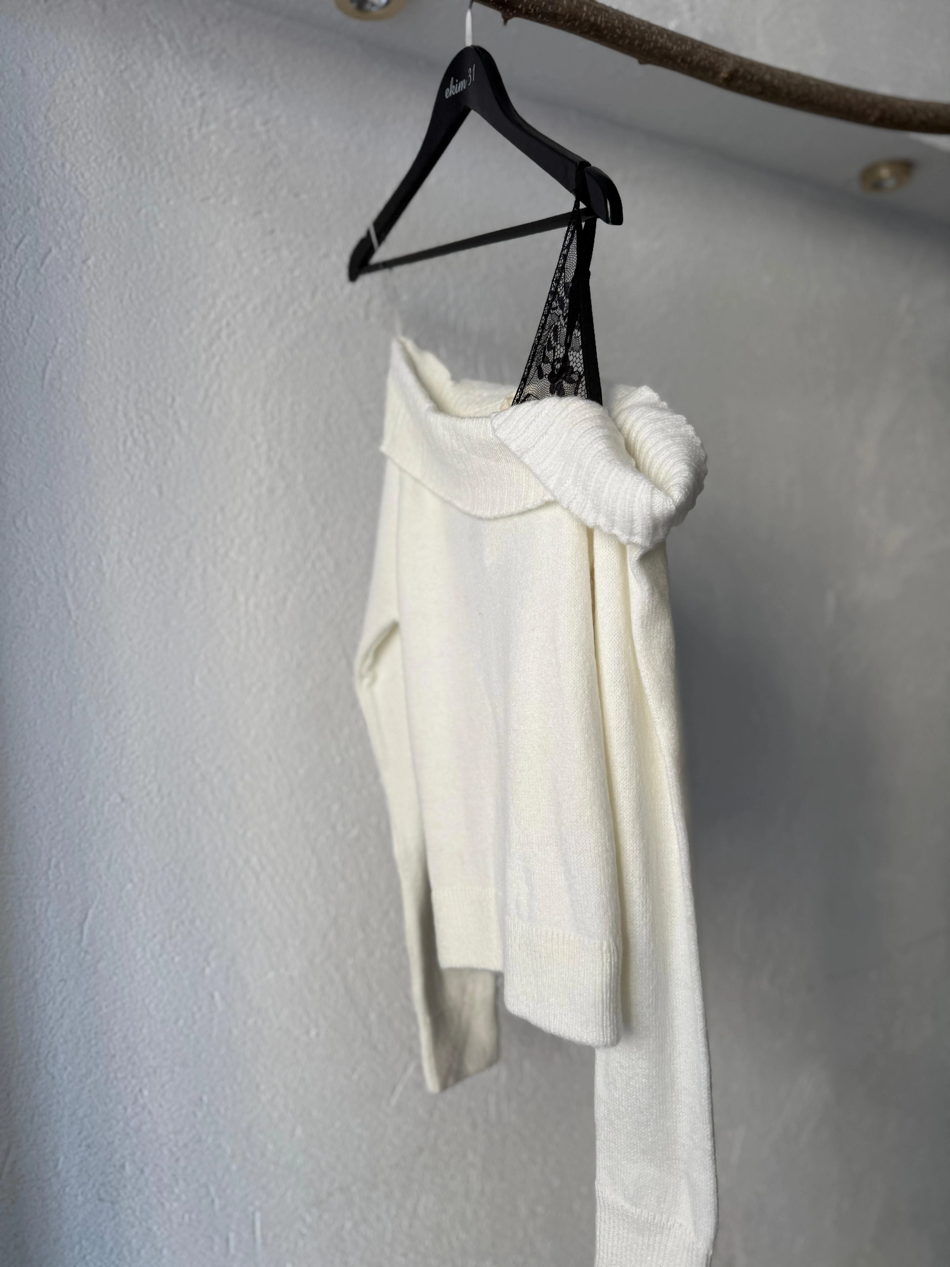 Dantel Askılı Ekru Kazak 